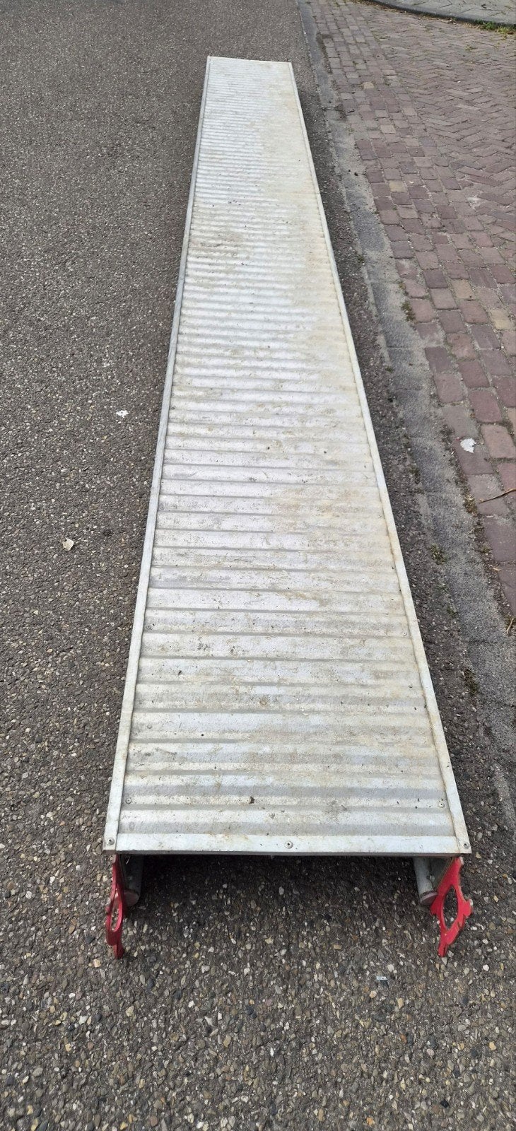 Te koop nette loopbrug 6 meter lang met haken, Doe-het-zelf en Verbouw, Steigers, Overige typen, Ophalen of Verzenden, Littele jumbo