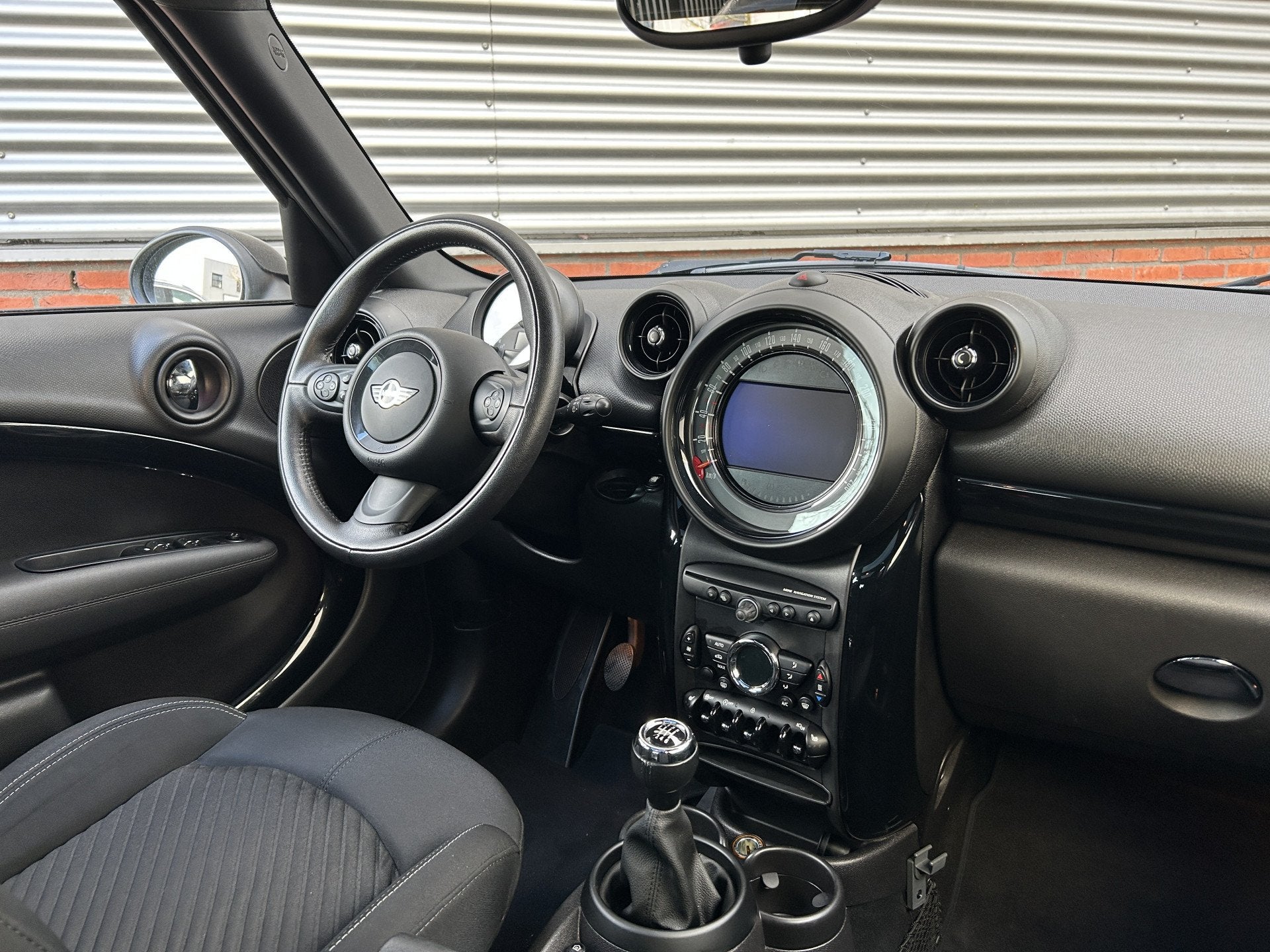 MINI Countryman Mini 1.6 Cooper Pepper | Panoramadak | Navig, Voorwielaandrijving, Gebruikt, Euro 6, Bruin