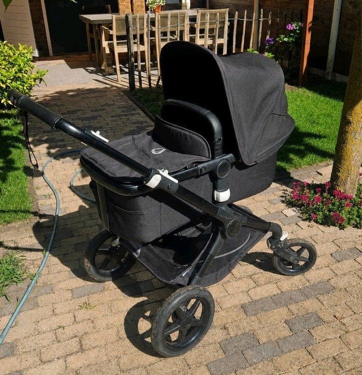 Nette Bugaboo fox 2 all black met accessoires, Kinderen en Baby's, Kinderwagens en Combinaties, Ophalen, Zo goed als nieuw, Bugaboo