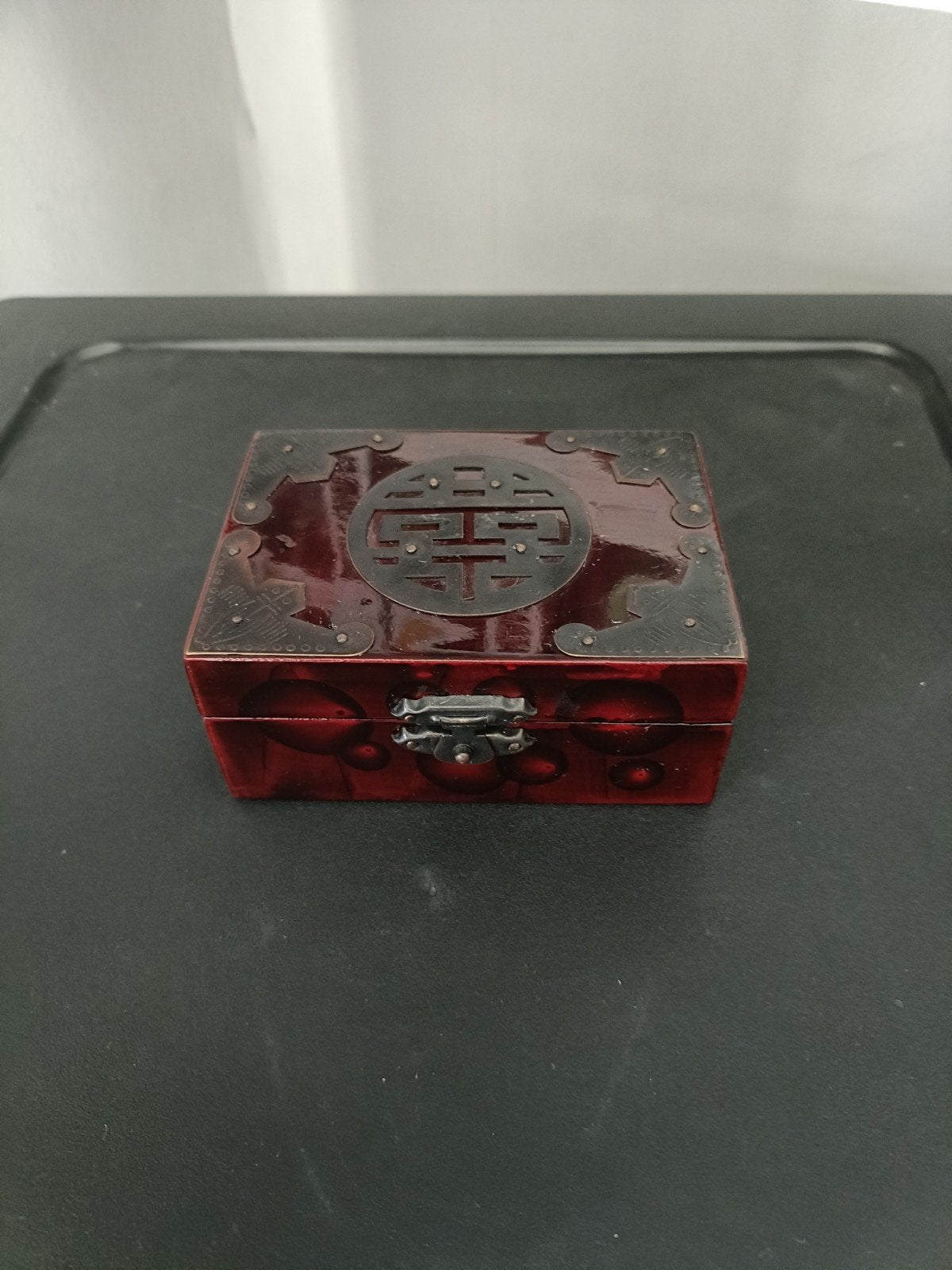 Sieradenkistje, rood met oosterse versiering, Ophalen of Verzenden