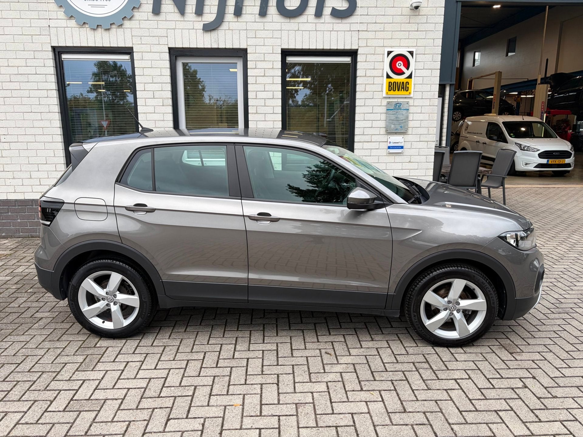 Volkswagen T-CROSS 1.0 TSI Life / Carplay / Airco / Add. Cru, Dealer onderhouden, Gebruikt, 95 pk, Bedrijf
