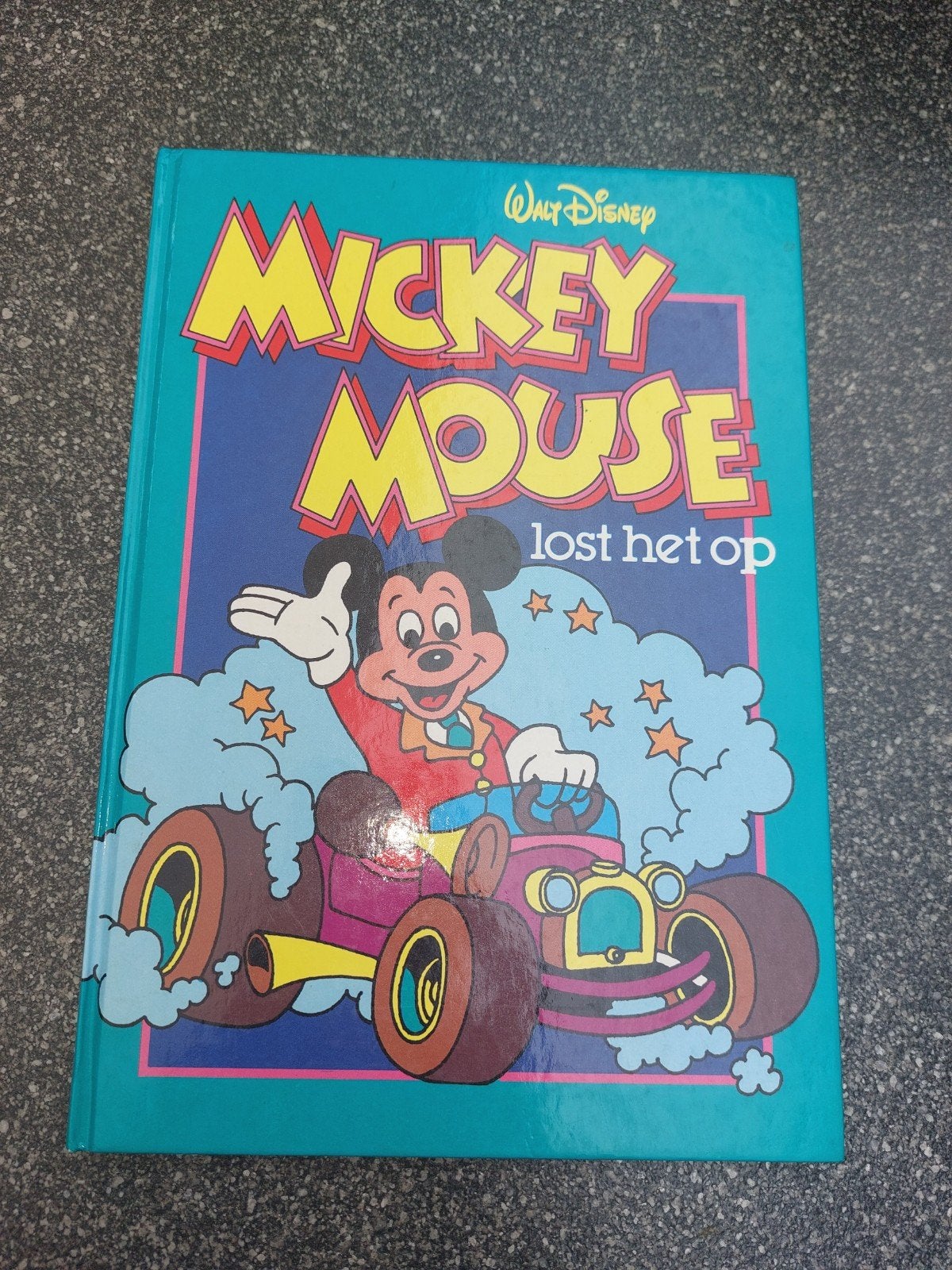 Mickey Mouse lost het op, Ophalen of Verzenden, Gelezen, Fictie algemeen
