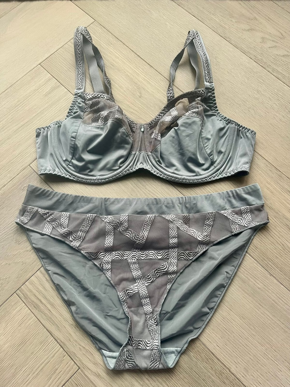 Louisa Bracq Set 85D/42 Grijs FullCup (LEES BESCHRIJVING), Verzenden, Setje, Grijs