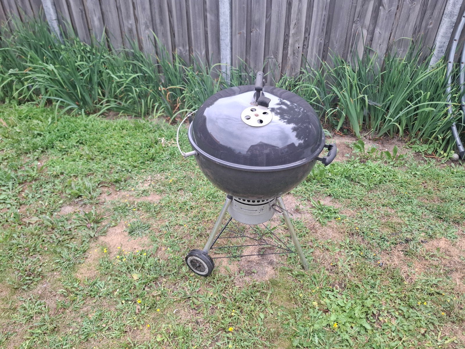 weber master touch kettle 57cm, Ophalen, Gebruikt, Weber Mastertouch
