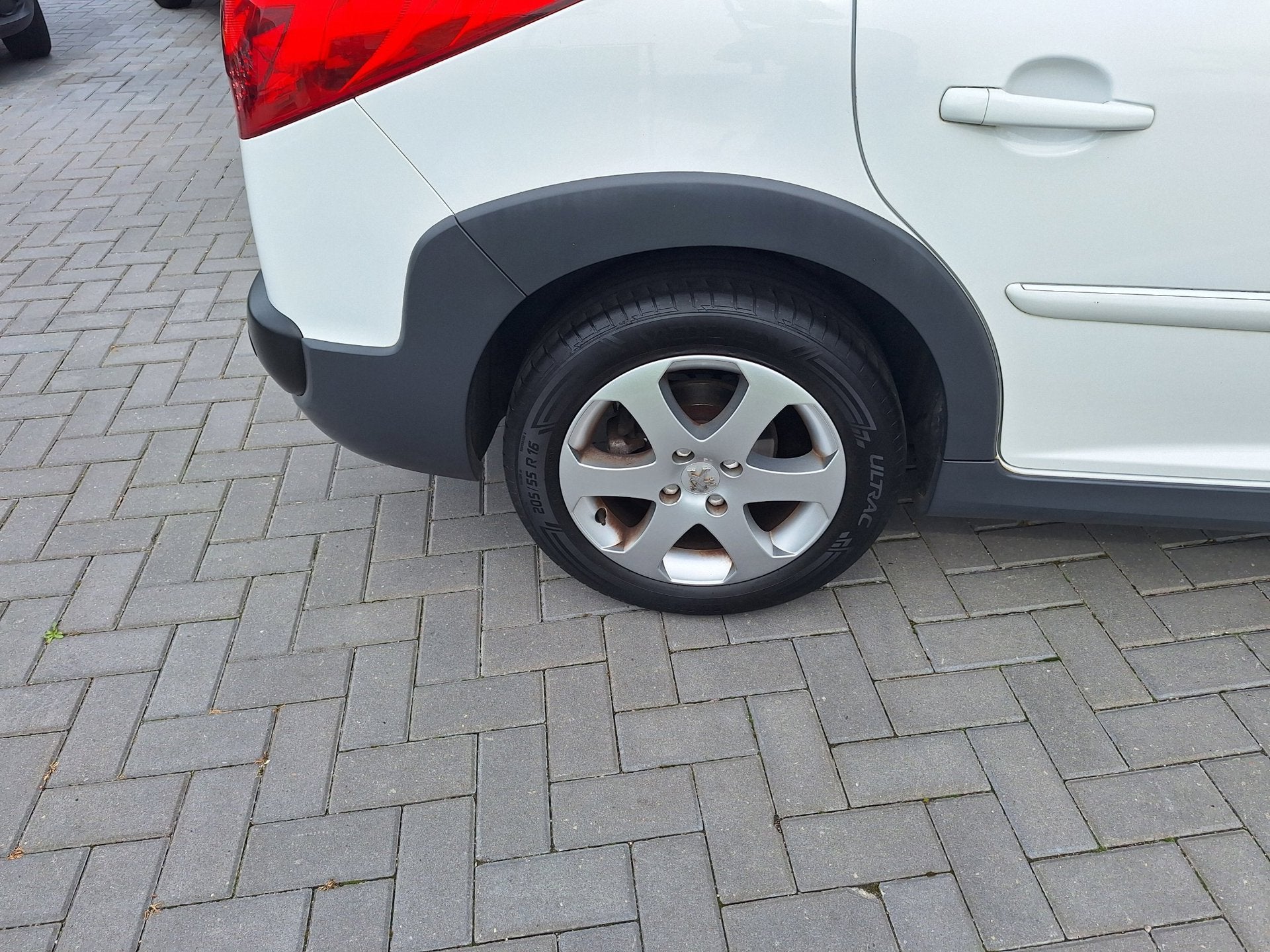 Peugeot 207 SW Outdoor 1.6 VTi / Keurige auto / APK juni 202, Voorwielaandrijving, Euro 5, Gebruikt, 4 cilinders
