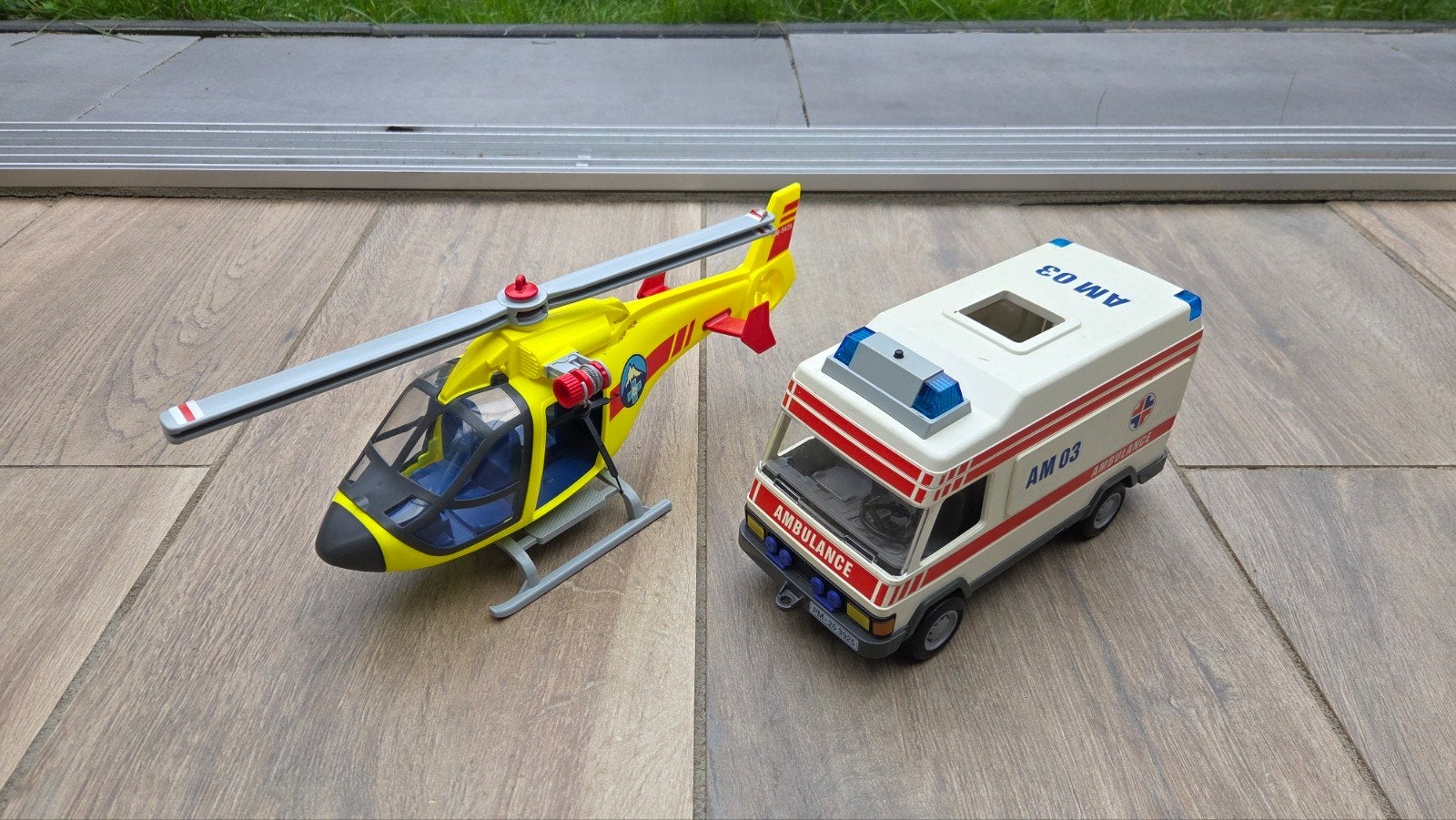 Playmobil ambulance en helikopter, Ophalen of Verzenden, Gebruikt