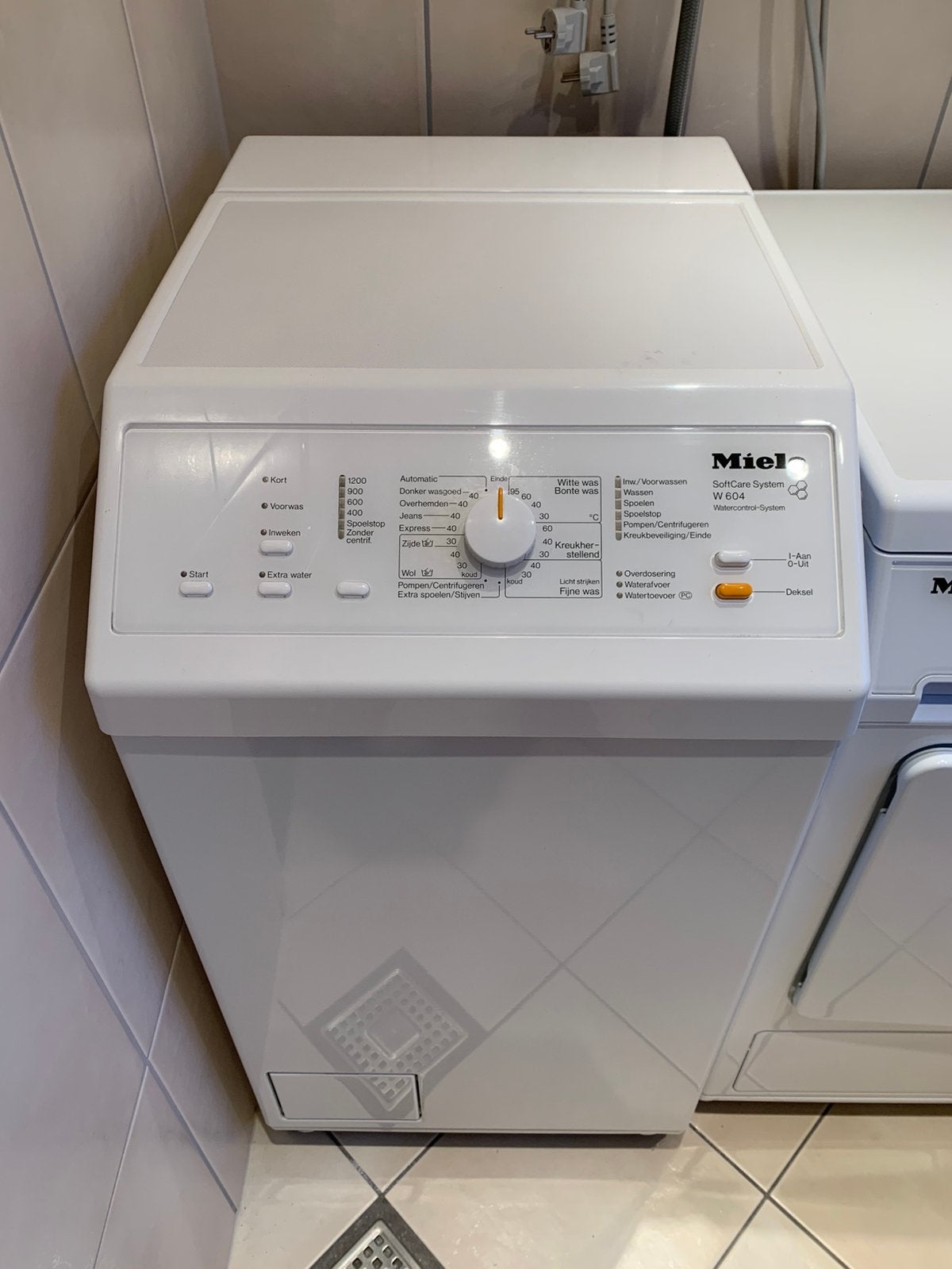 Miele W604 Bovenlader Wasmachine - Betrouwbaar en Compact, Ophalen, 6 tot 8 kg, Bovenlader, Wolwasprogramma