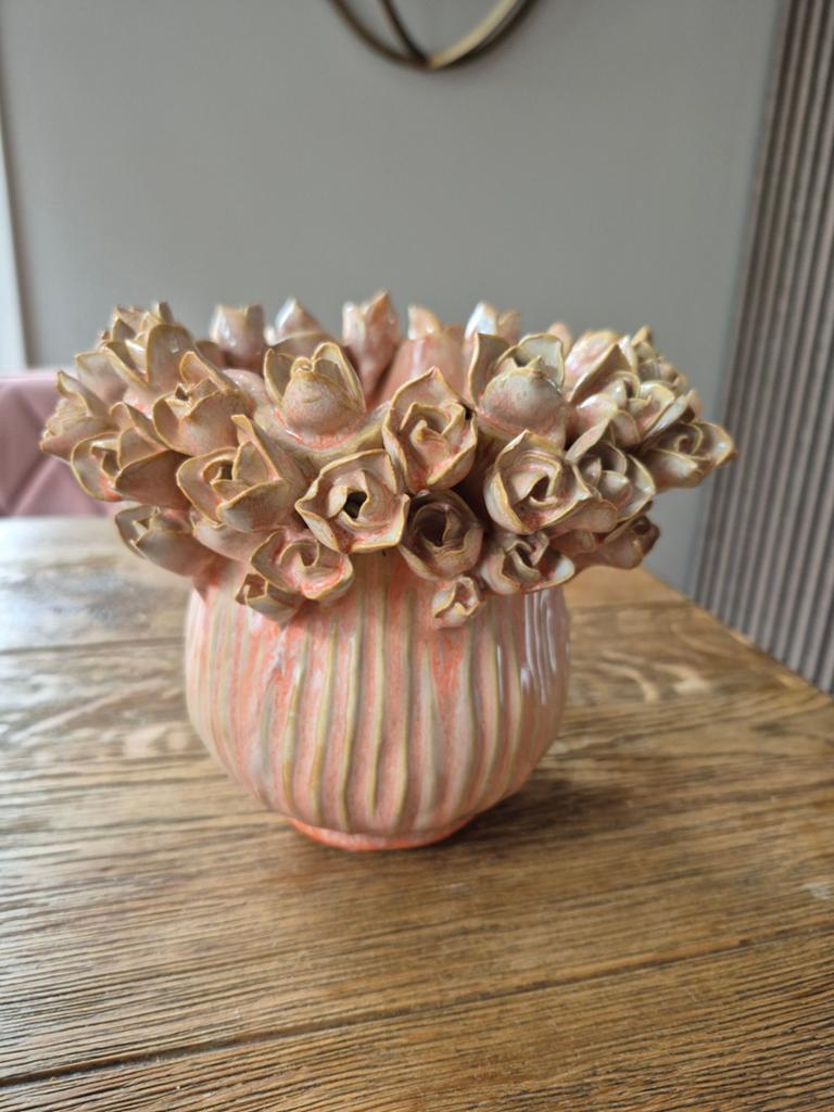 Des Pots bloempot/vaas met roosjes, Huis en Inrichting, Woonaccessoires | Vazen, Gebruikt, Overige kleuren, Minder dan 50 cm, Aardewerk of Porselein