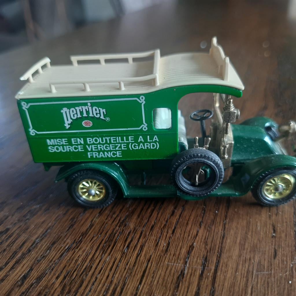 Matchbox Yesteryear Perrier Vintage Vrachtwagen Groen, Ophalen of Verzenden, Zo goed als nieuw