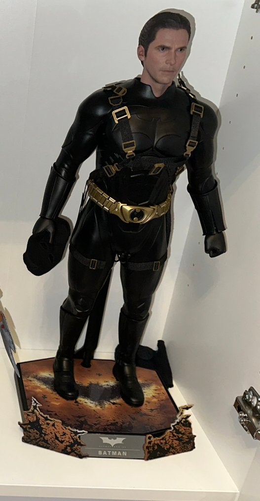 Batman begins hot toys 1/4 qs009, Ophalen of Verzenden, Zo goed als nieuw, Actiefiguur of Pop