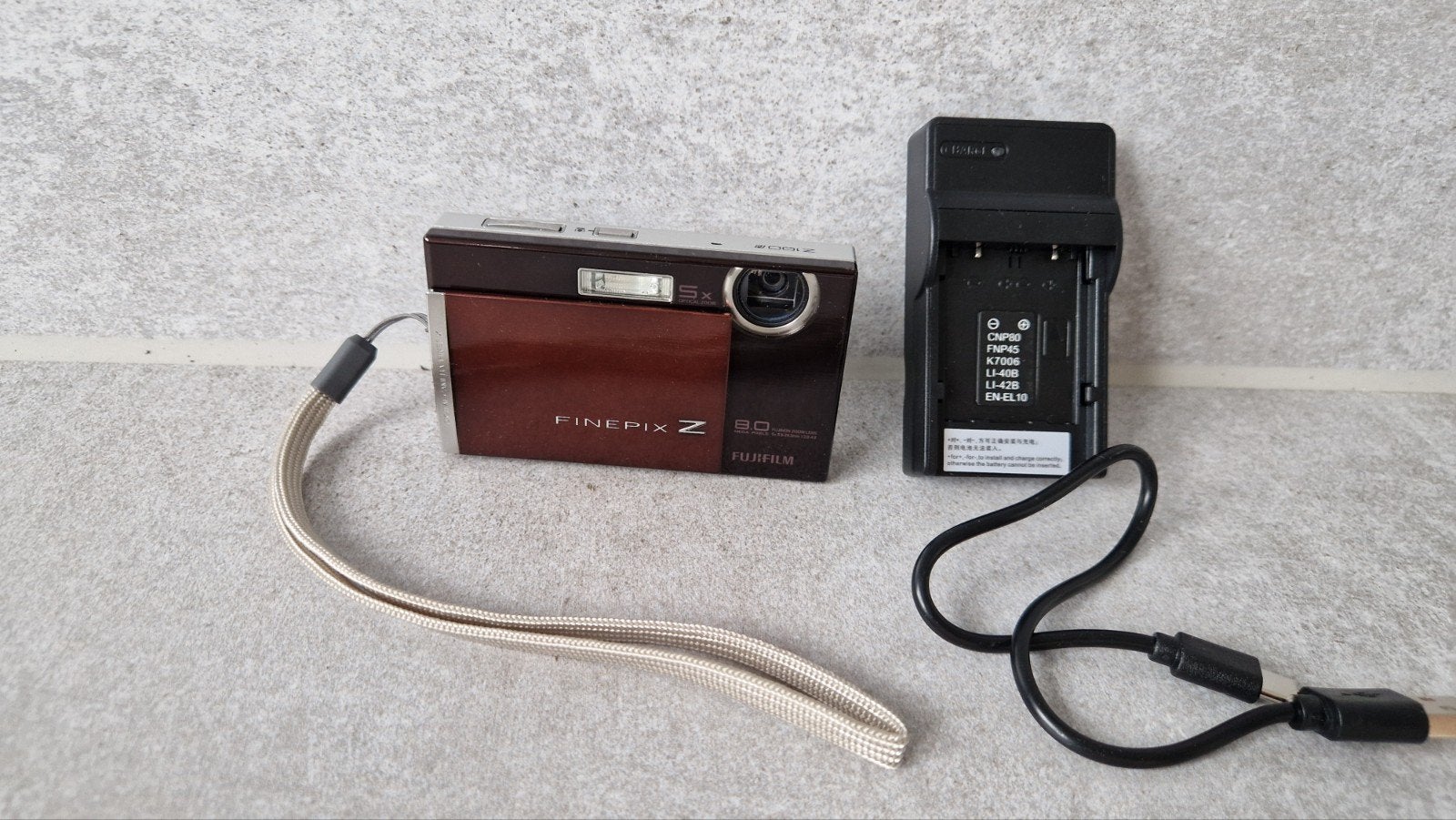 Fujifilm FinePix Z100 Compactcamera met SD kaart en lader, Ingebouwde flitser, Gebruikt, Ophalen of Verzenden, Fujifilm