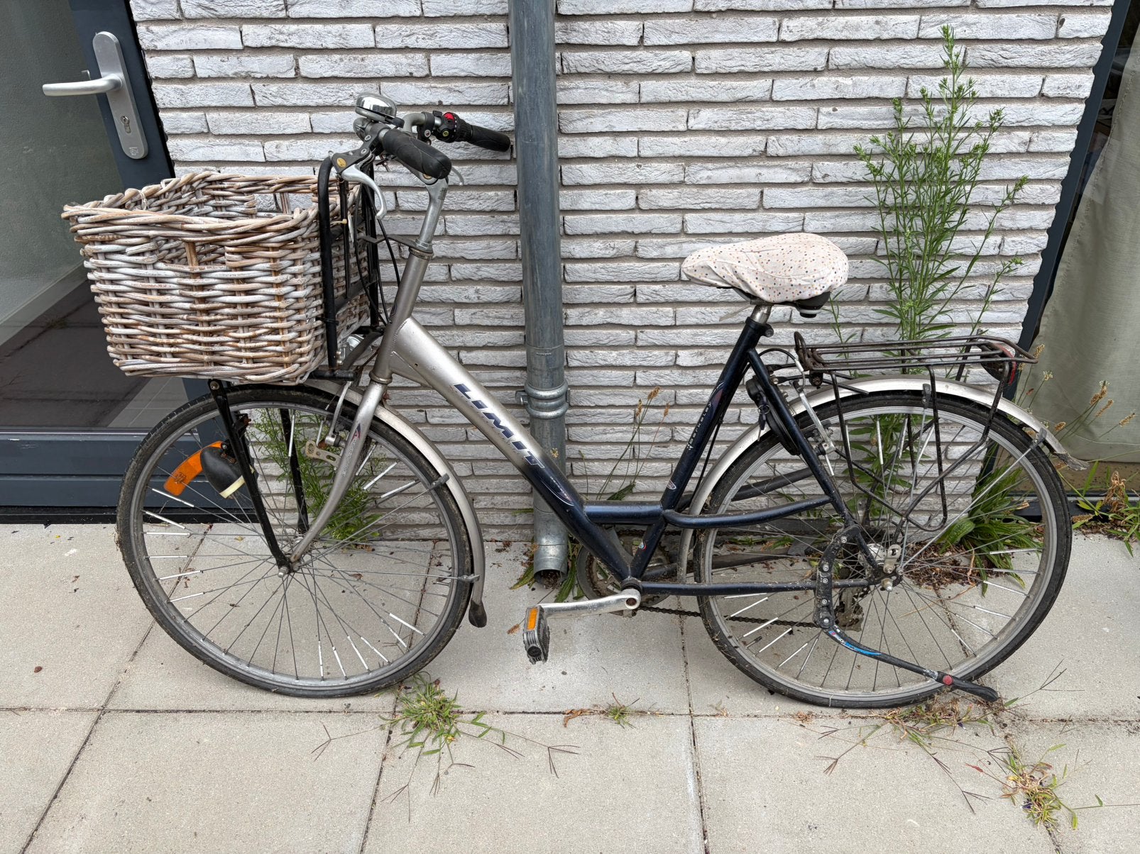 City bike with basket, Ophalen, Zo goed als nieuw