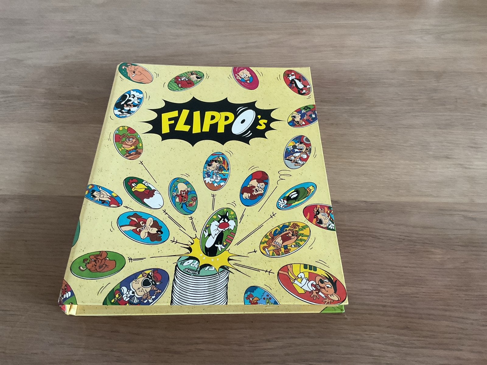Flippo's verzamelmap Looney Tunes & Chester Cheetos, Verzamelen, Flippo's, Ophalen of Verzenden, Looney Tunes, Verzameling, Met verzamelmap(pen)