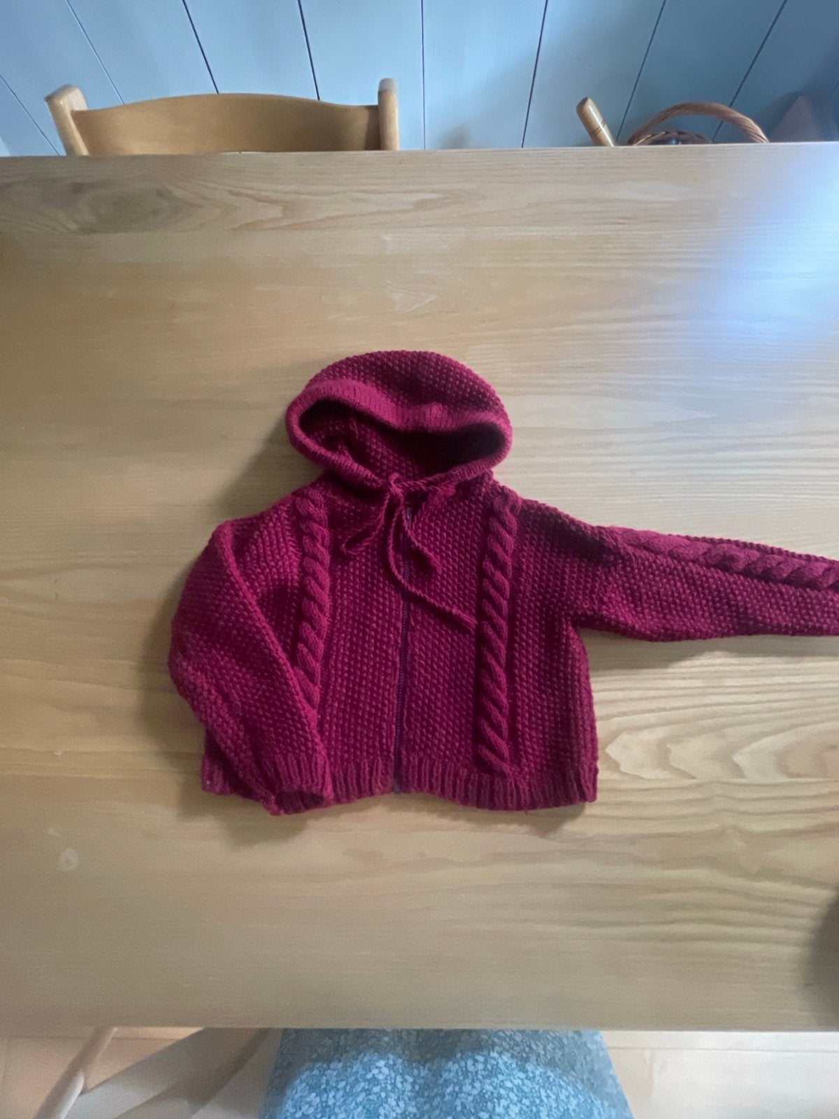 Antroposofisch Bordeauxrood vest capuchon - ecologische wol, Ophalen of Verzenden, Gebruikt, Jongen of Meisje