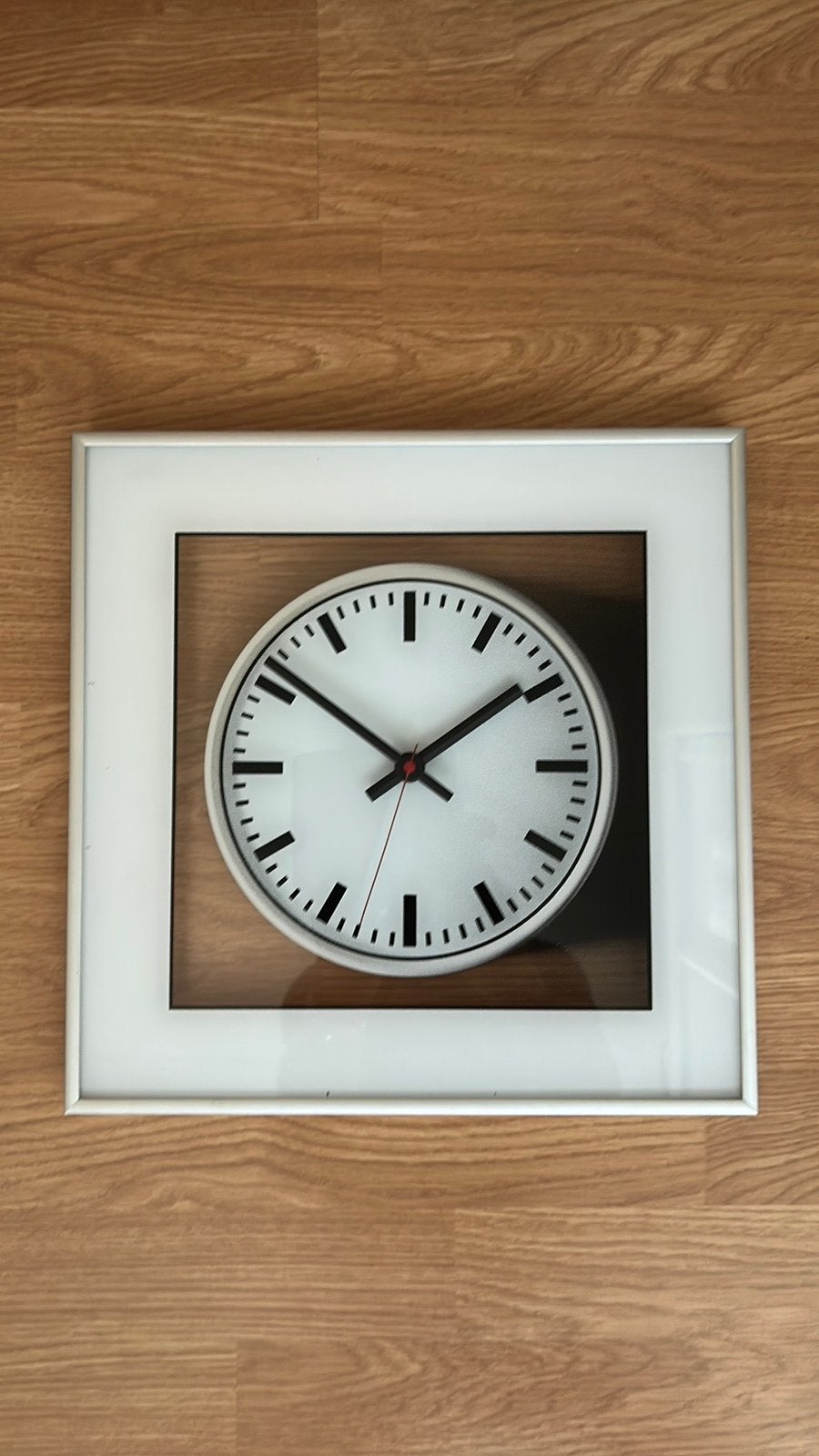 Wandklok (batterij), aluminium lijst 33x33 cm, Huis en Inrichting, Woonaccessoires | Klokken, Ophalen of Verzenden, Zo goed als nieuw