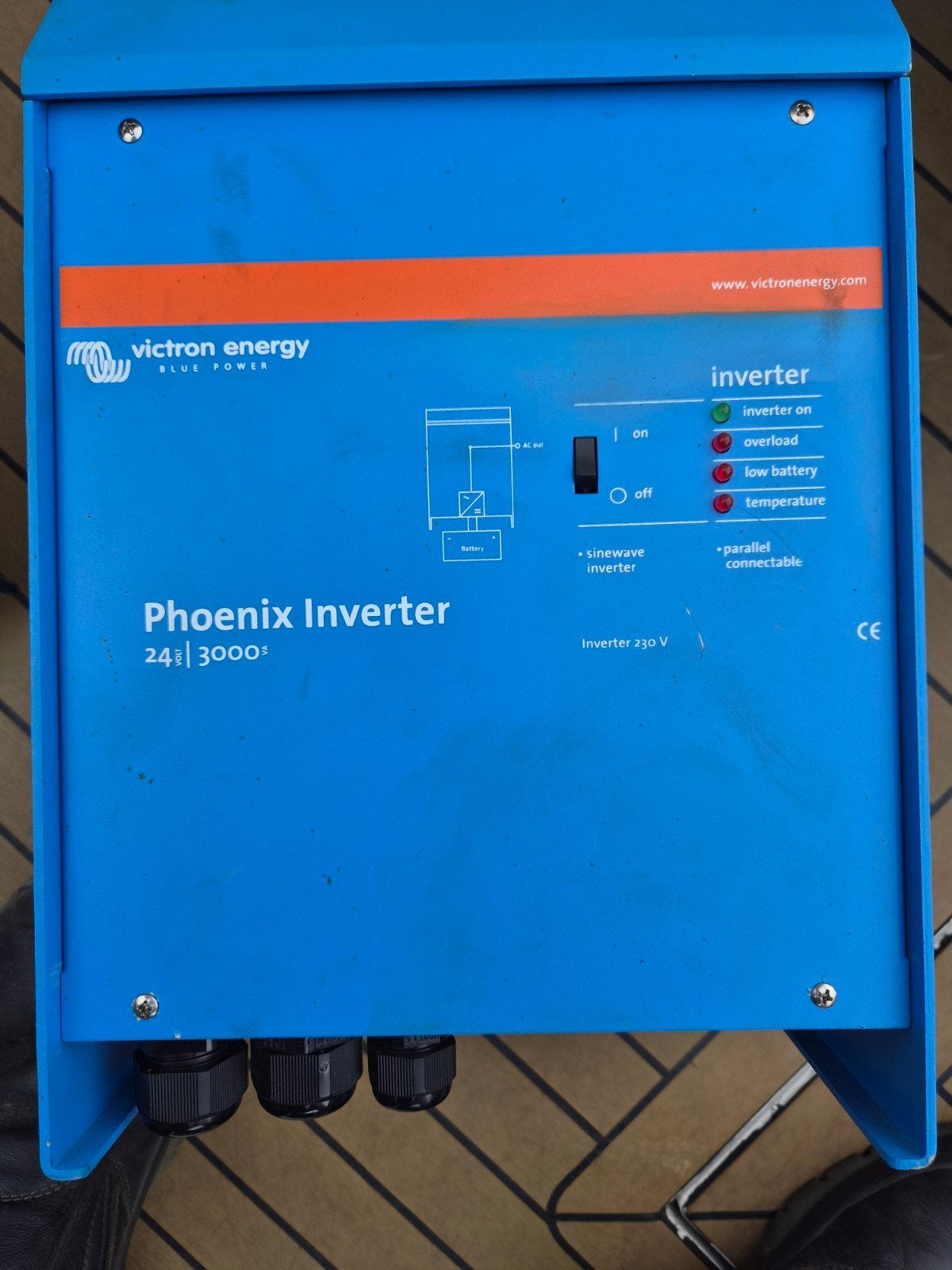 Victron phoenix omvormer 3000 24volt, Ophalen