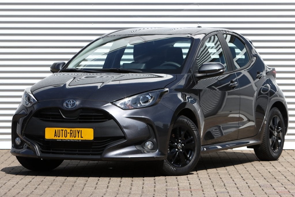 Toyota Yaris 1.5 Hybrid 115 Active Face-Lift (bj 2025), Dealer onderhouden, Stof, Gebruikt, Bedrijf