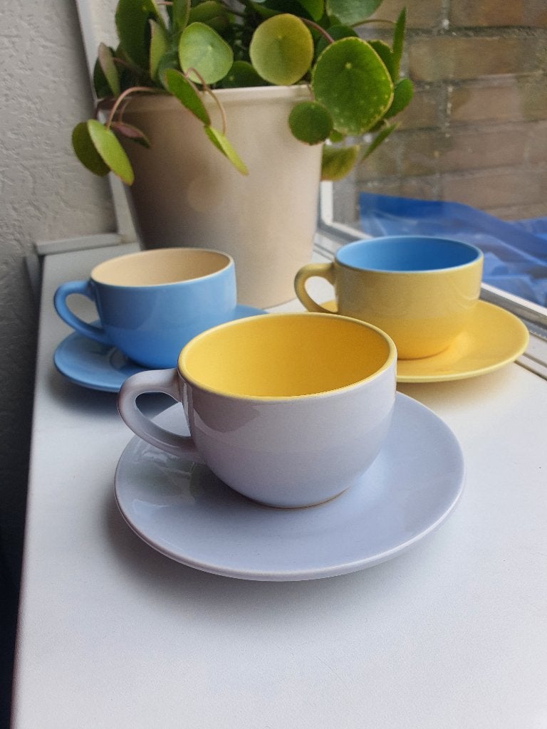 Italiaanse pastel kopjes & schotels – design set (3x), Huis en Inrichting, Keuken | Servies, Ophalen of Verzenden, Zo goed als nieuw