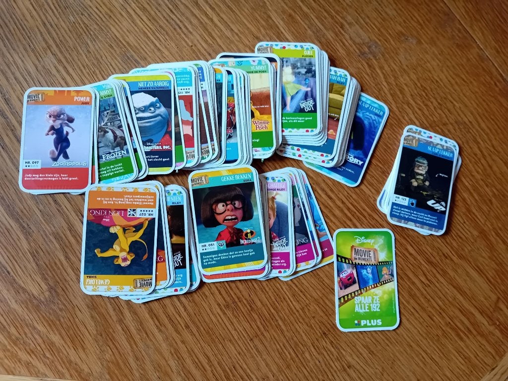 Disney verzamelkaartjes Plus Movie Moments 2018, Ophalen of Verzenden, Overige figuren, Zo goed als nieuw, Beeldje of Figuurtje
