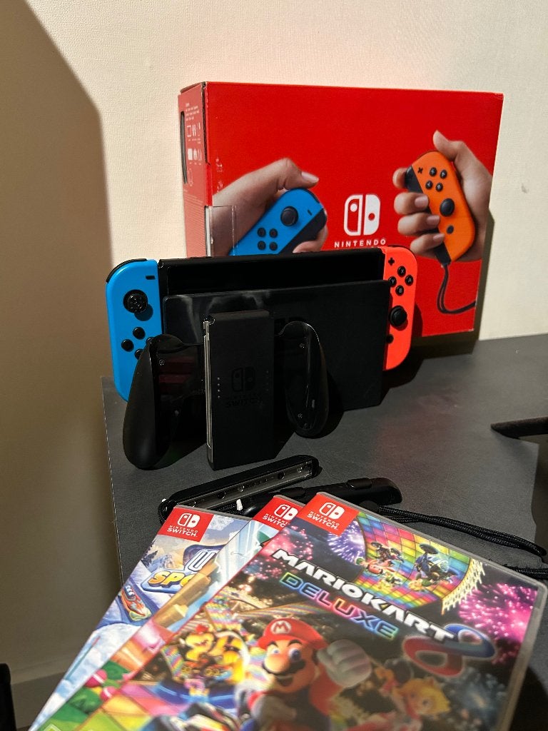 Nintendo switch compleet set, Met games, Met 2 controllers, Ophalen of Verzenden, Zo goed als nieuw