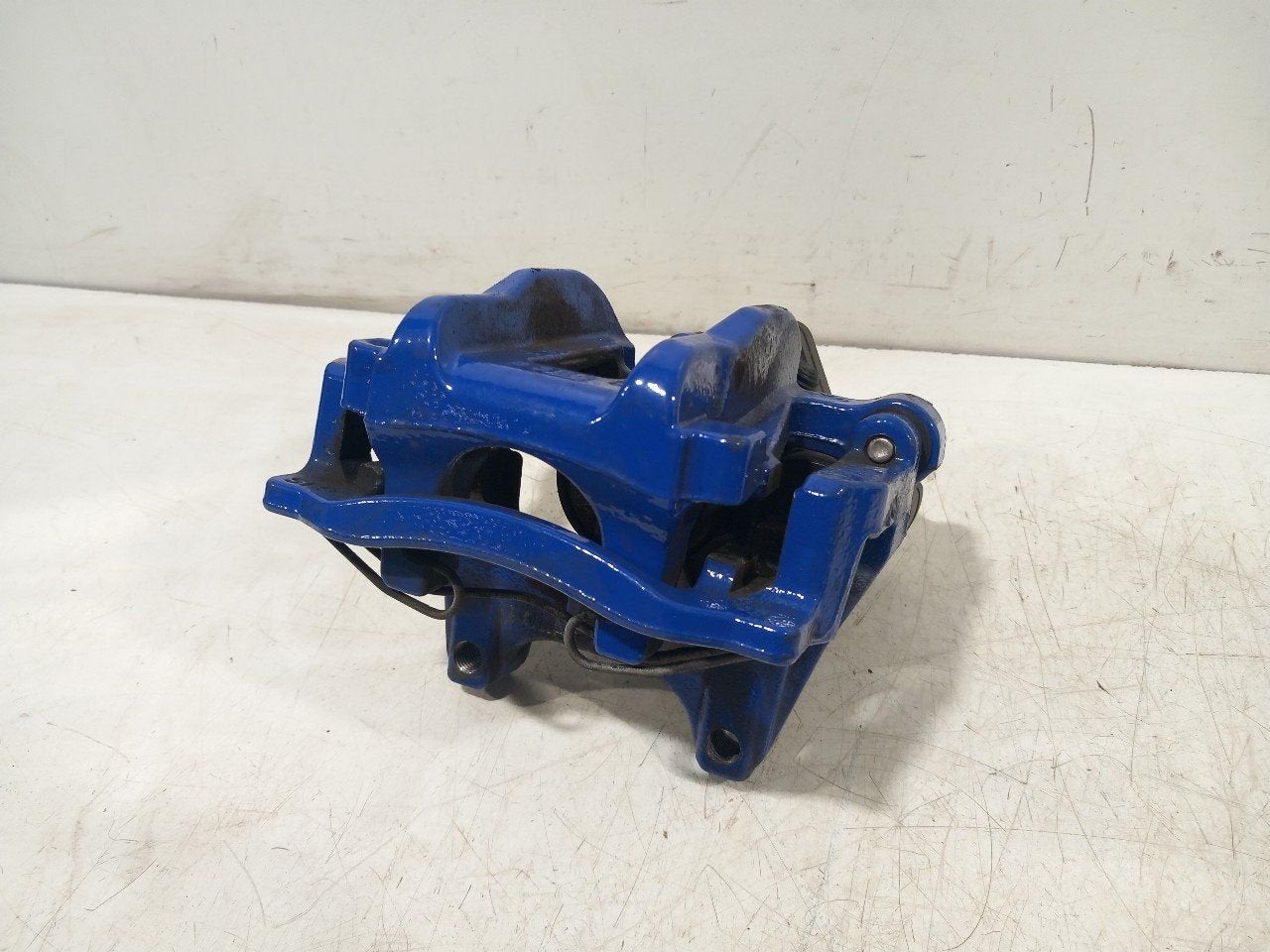 Remklauw links achter Volkswagen Golf, Onderdelen@venauto.nl, Van der Ven Autorecycling B.V., Gebruikt, Ettenseweg 76, 4706 PB Roosendaal, The Netherlands