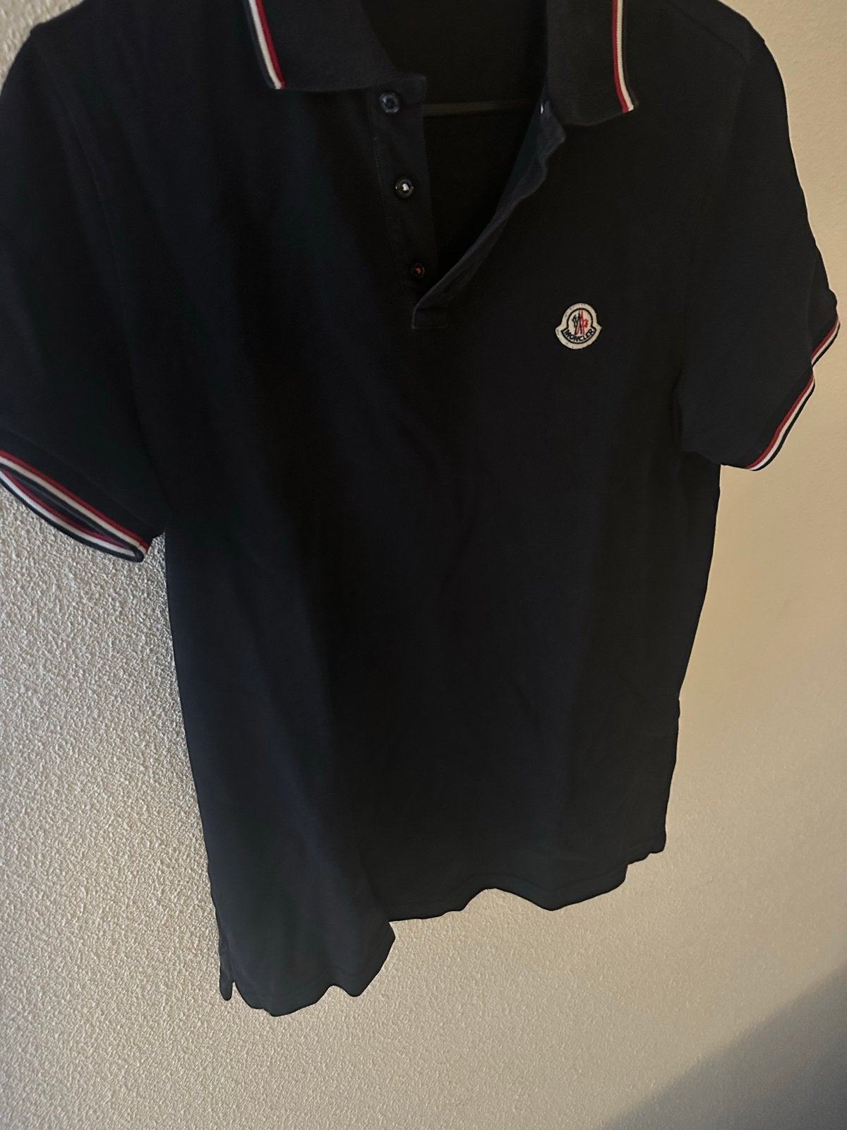 Moncler Polo Shirt Maat S - Zwart met Rood/Wit/Blauw accent, Kleding | Heren, Polo's, Ophalen of Verzenden, Gedragen, Maat 46 (S) of kleiner