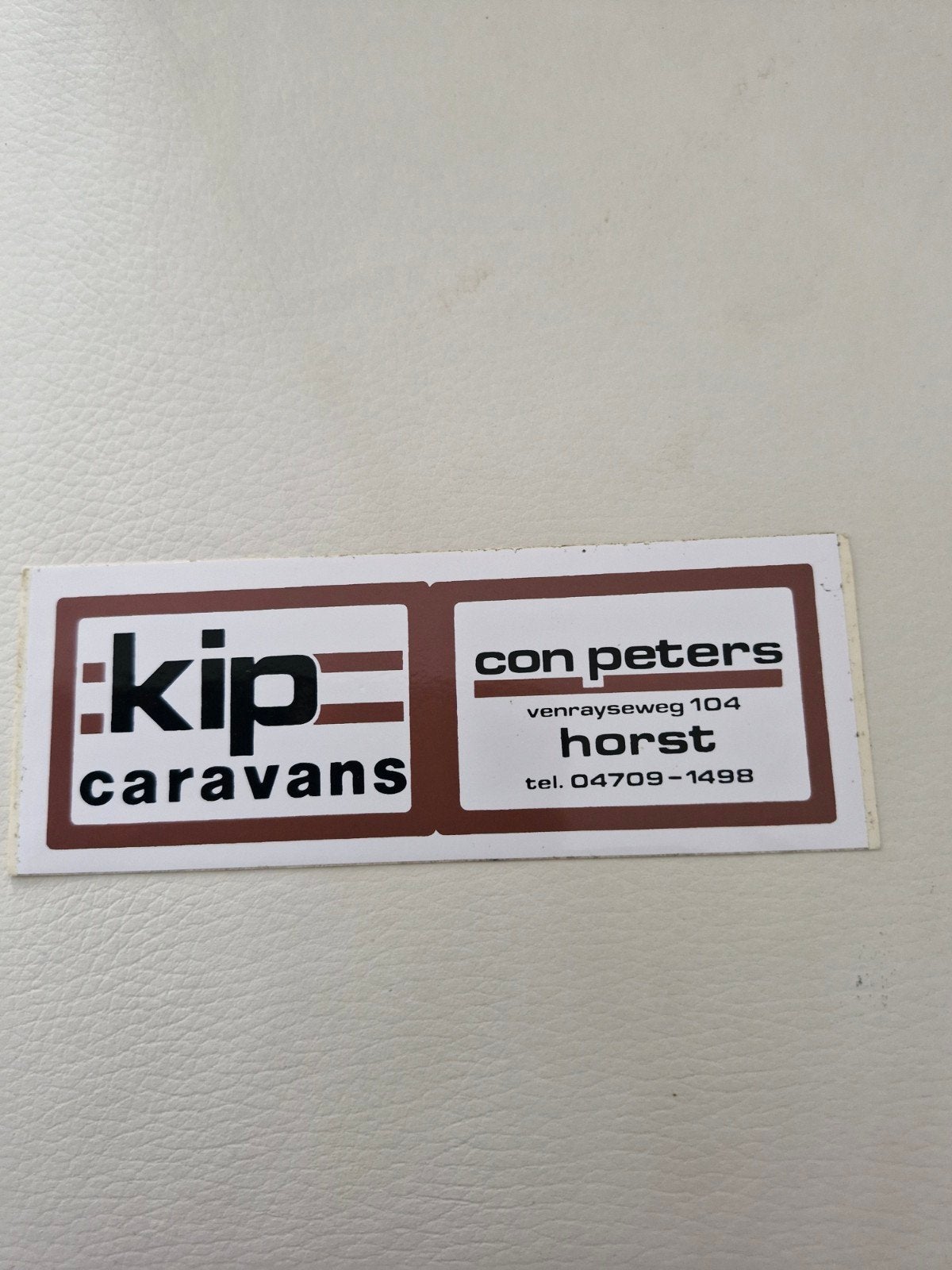 10063 Kip Caravans Con Peters Horst Sticker, Ophalen of Verzenden, Gebruikt, Bedrijf of Vereniging