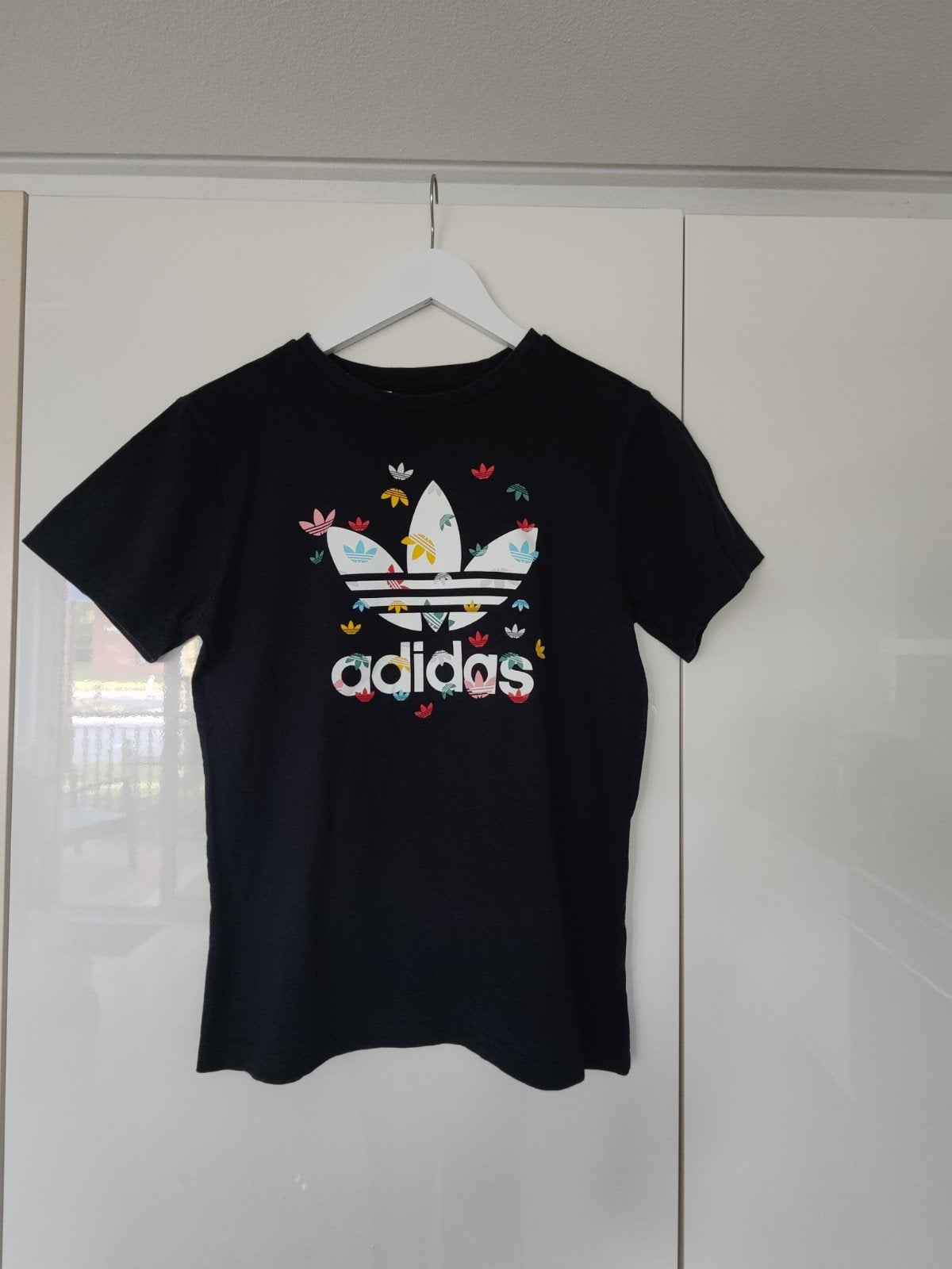 Adidas shirt! Kindermaat L (+/-164, 13/14 jaar), Adidas, Meisje, Sport- of Zwemkleding, Ophalen of Verzenden