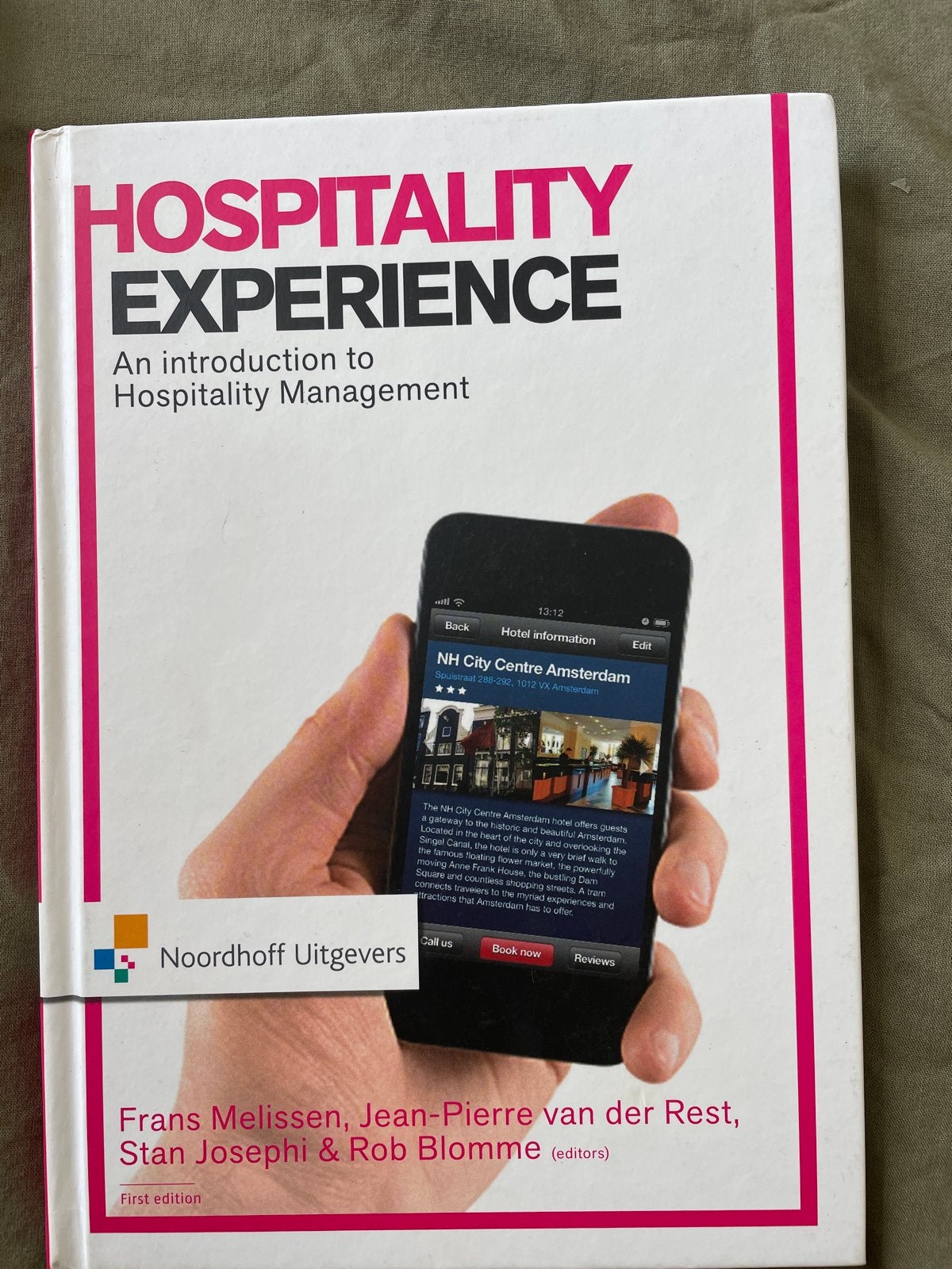 Hospitality Experience: An Introduction to Management, Ophalen of Verzenden, Zo goed als nieuw, HBO