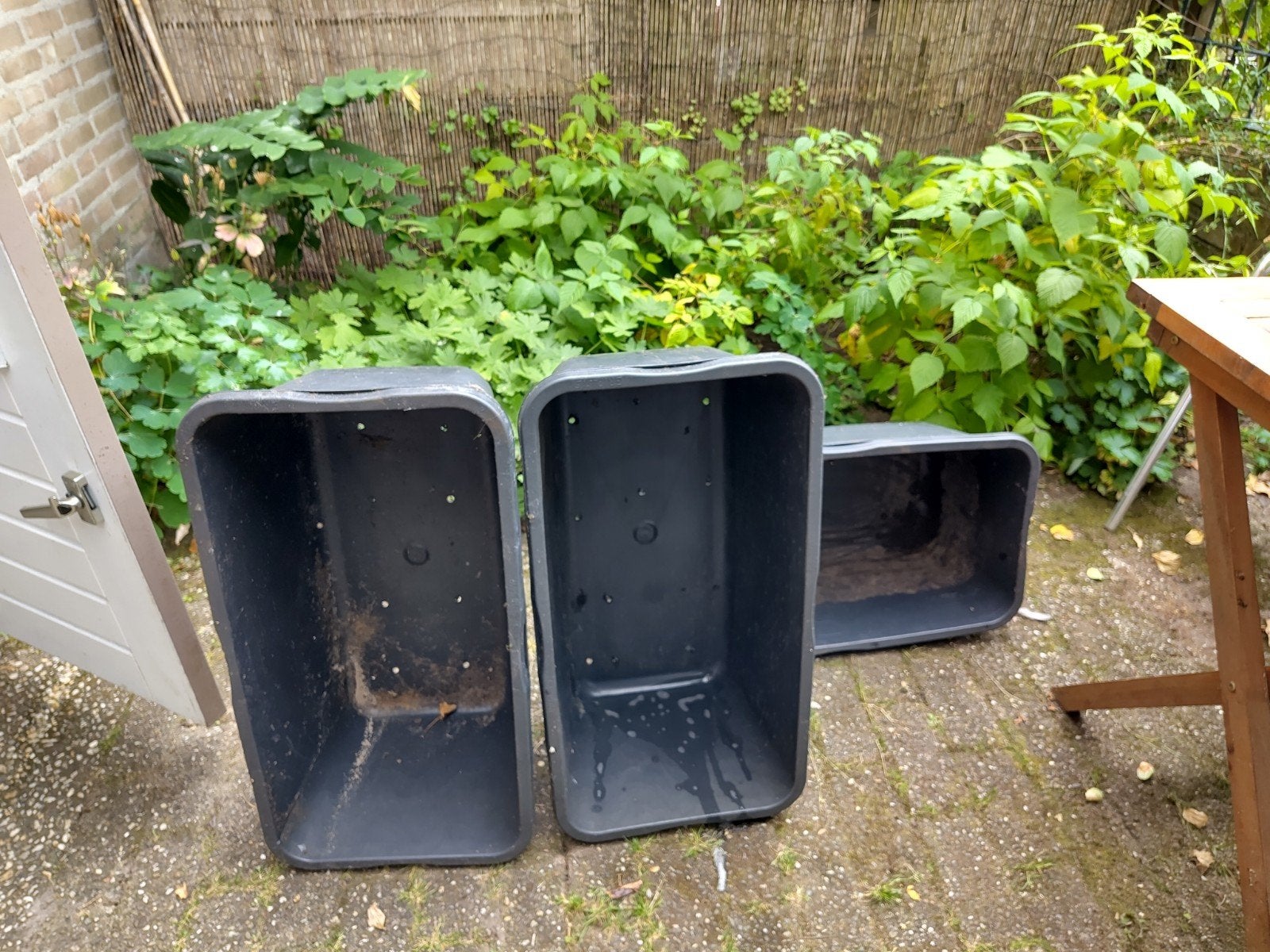 Set van 3 Gebruikte Zwarte Kunststof Bakken, Tuin en Terras, Kruiwagens, Ophalen, Gebruikt