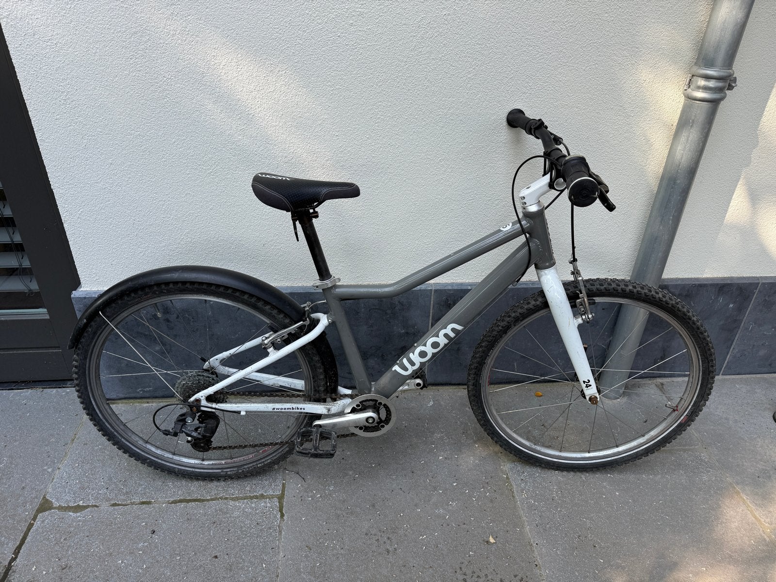 Woom 5 24 inch kinderfiets grijs 8 versnellingen, Fietsen en Brommers, Fietsen | Kinderfietsjes, Ophalen, Gebruikt, 20 inch of meer