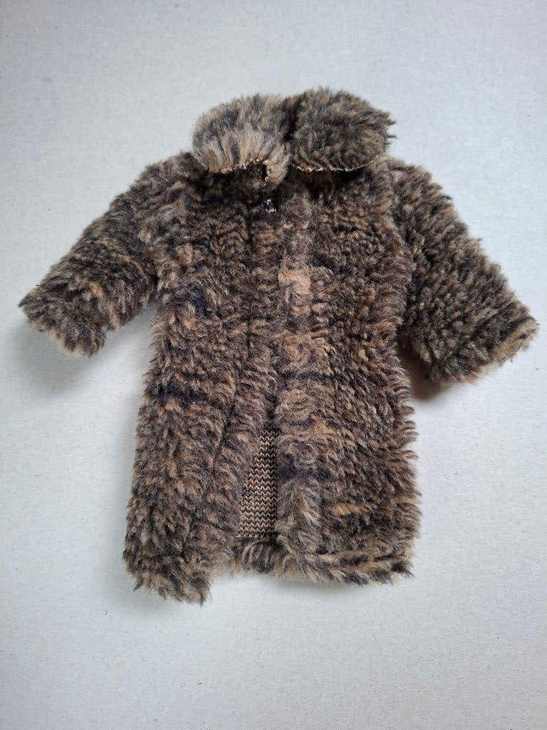 Vintage Barbie Sindy of Clone faux fur jas jaren 70, Ophalen of Verzenden, Gebruikt, Kleertjes
