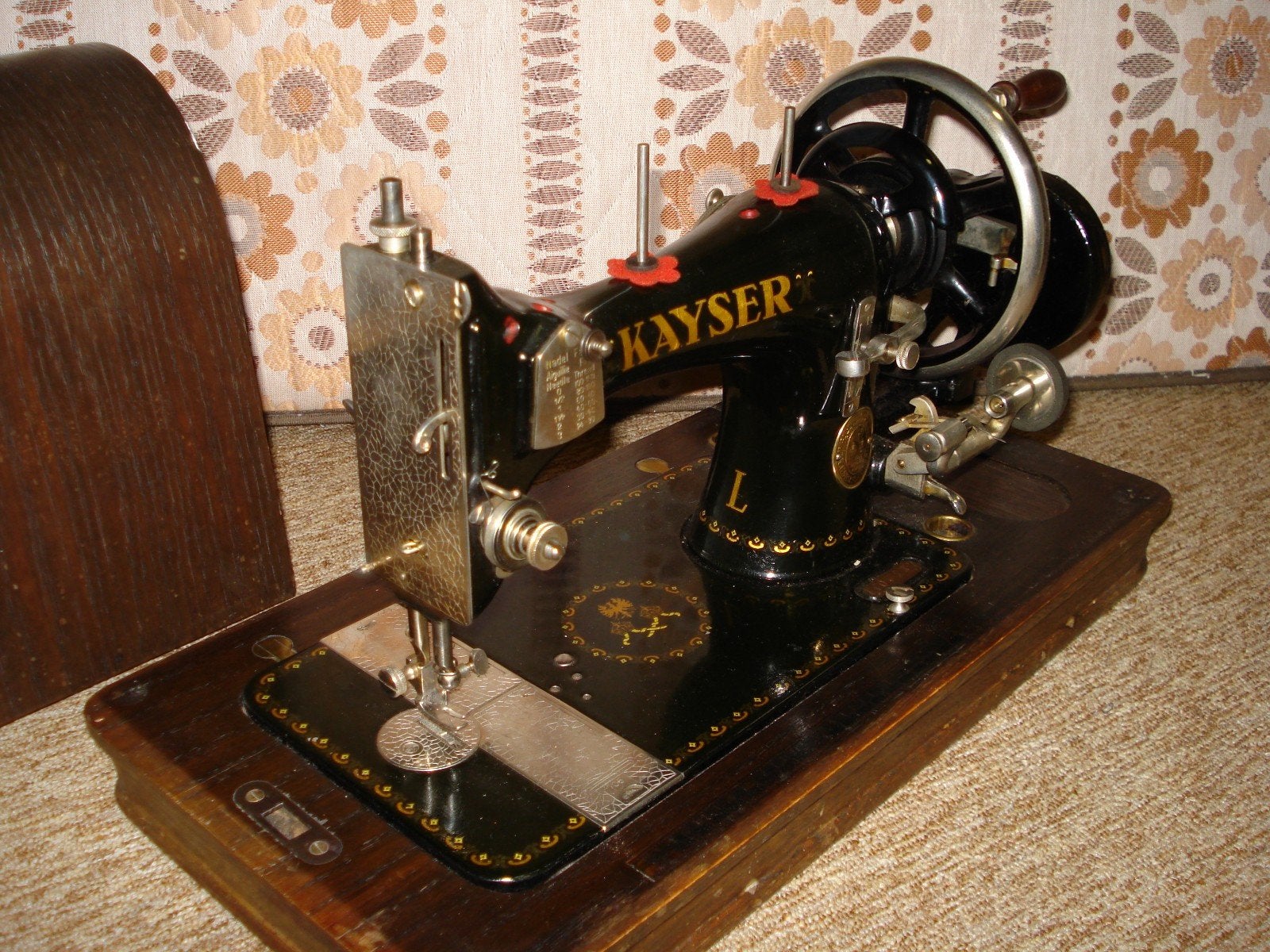 Naaimachine antiek, Ophalen