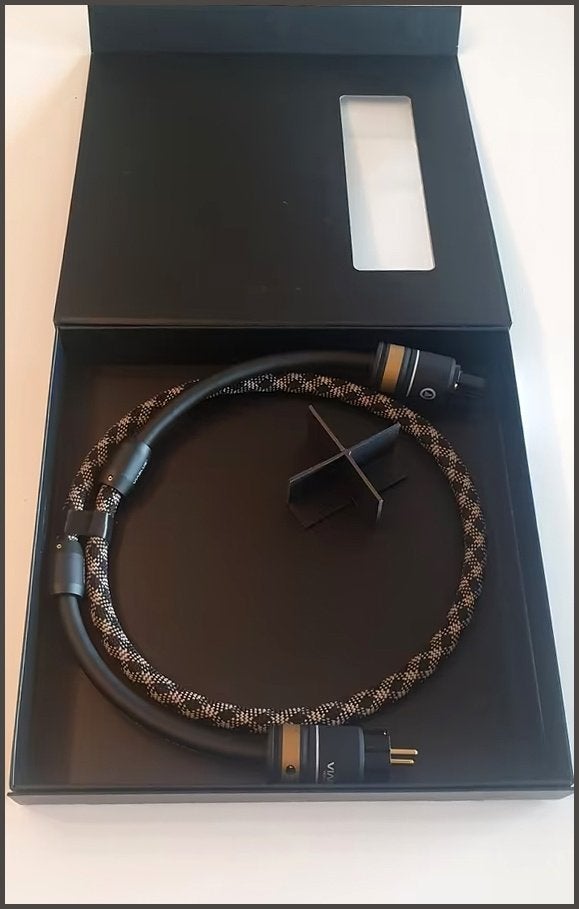 VIABLUE X-40 T6s Powercable EU 2 meter, Audio, Tv en Foto, Audiokabels en Televisiekabels, Ophalen of Verzenden, Gebruikt, 2 tot 5 meter
