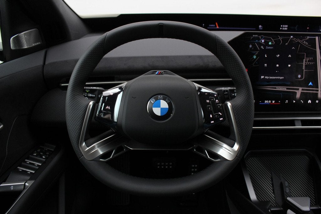 BMW iX3 50 xDrive M Sport / Panoramadak / Trekhaak / Sportst, Auto's, BMW, Automaat, Zwart, Met garantie (alle), 2260 kg