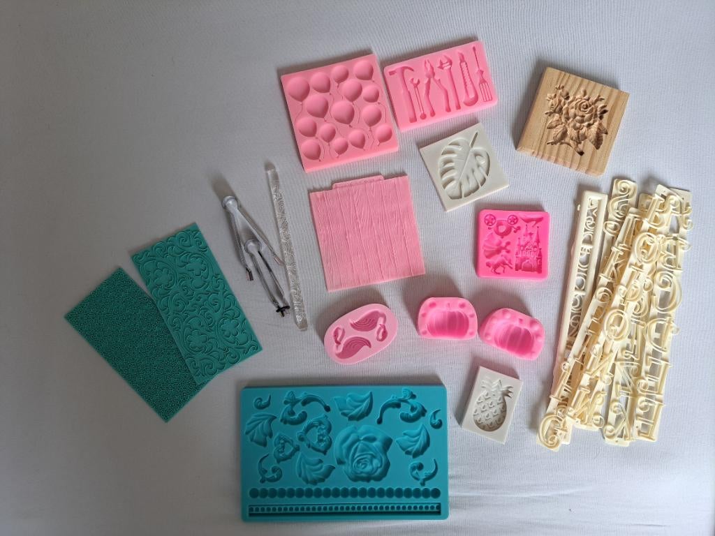 Nieuwe siliconen mallen etc, Ophalen of Verzenden, Nieuw, Taarten of Cupcakes, Versiering