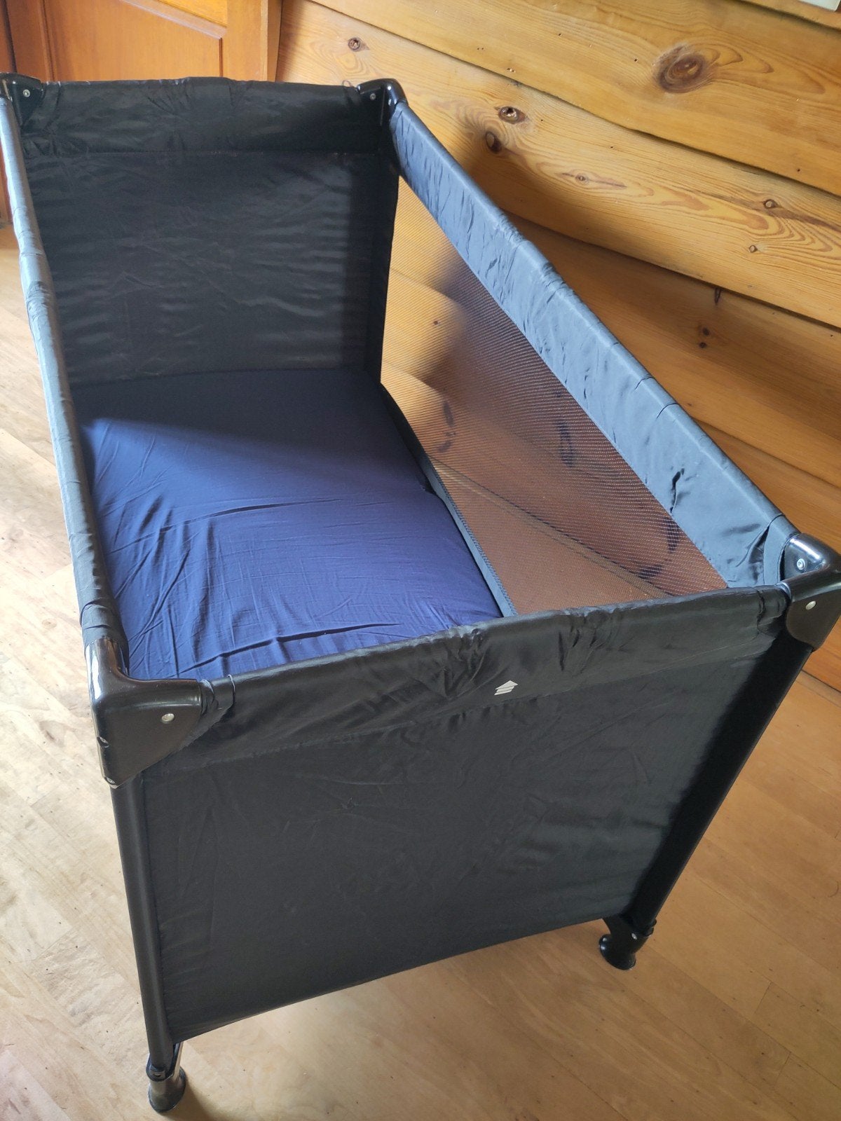 campingbed met matras, Ophalen, Zo goed als nieuw, Reisbedje