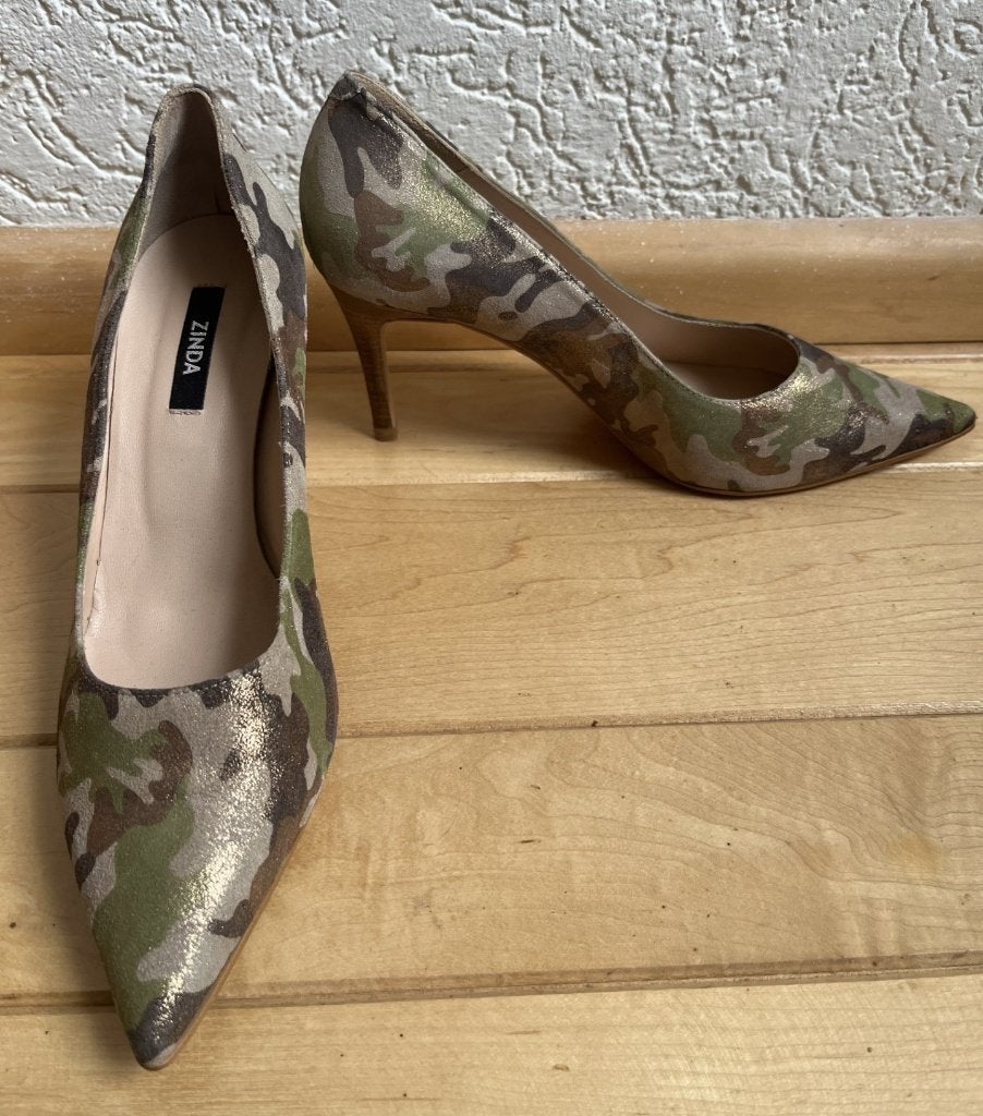 Zinda pumps maat 40 camouflageprint legergroen hak 8,5 cm, Pumps, Overige kleuren, Verzenden, Zo goed als nieuw