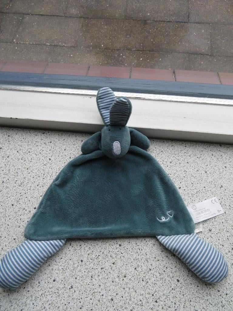 Knuffeldoek konijn van Kruidvat groen smalle kop, Ophalen of Verzenden, Zo goed als nieuw, Konijn