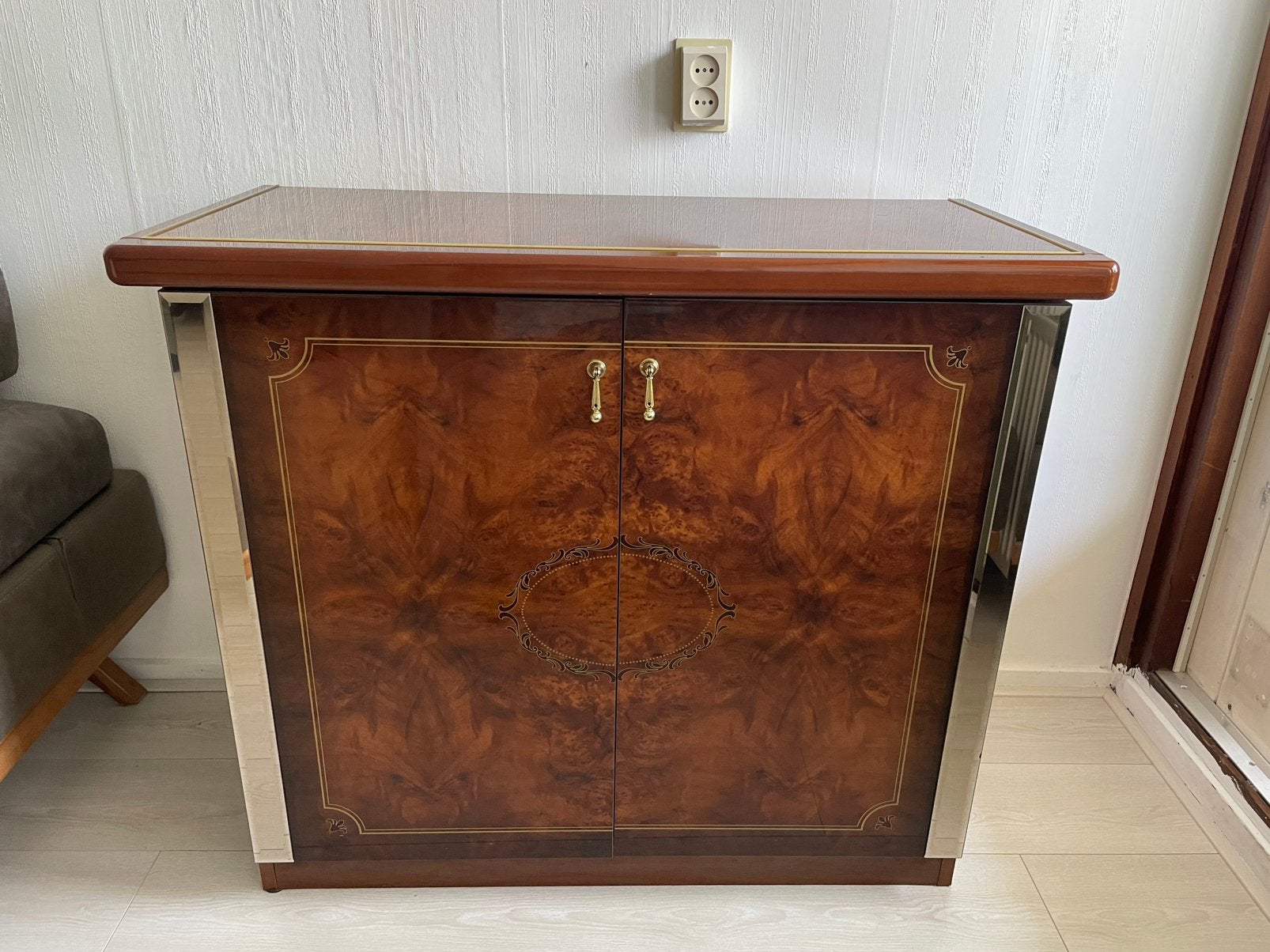 Italianse Stijl TV Kast / Dressoir met Walnoothoutlook, Ophalen, Gebruikt, 50 tot 100 cm, Italiaans