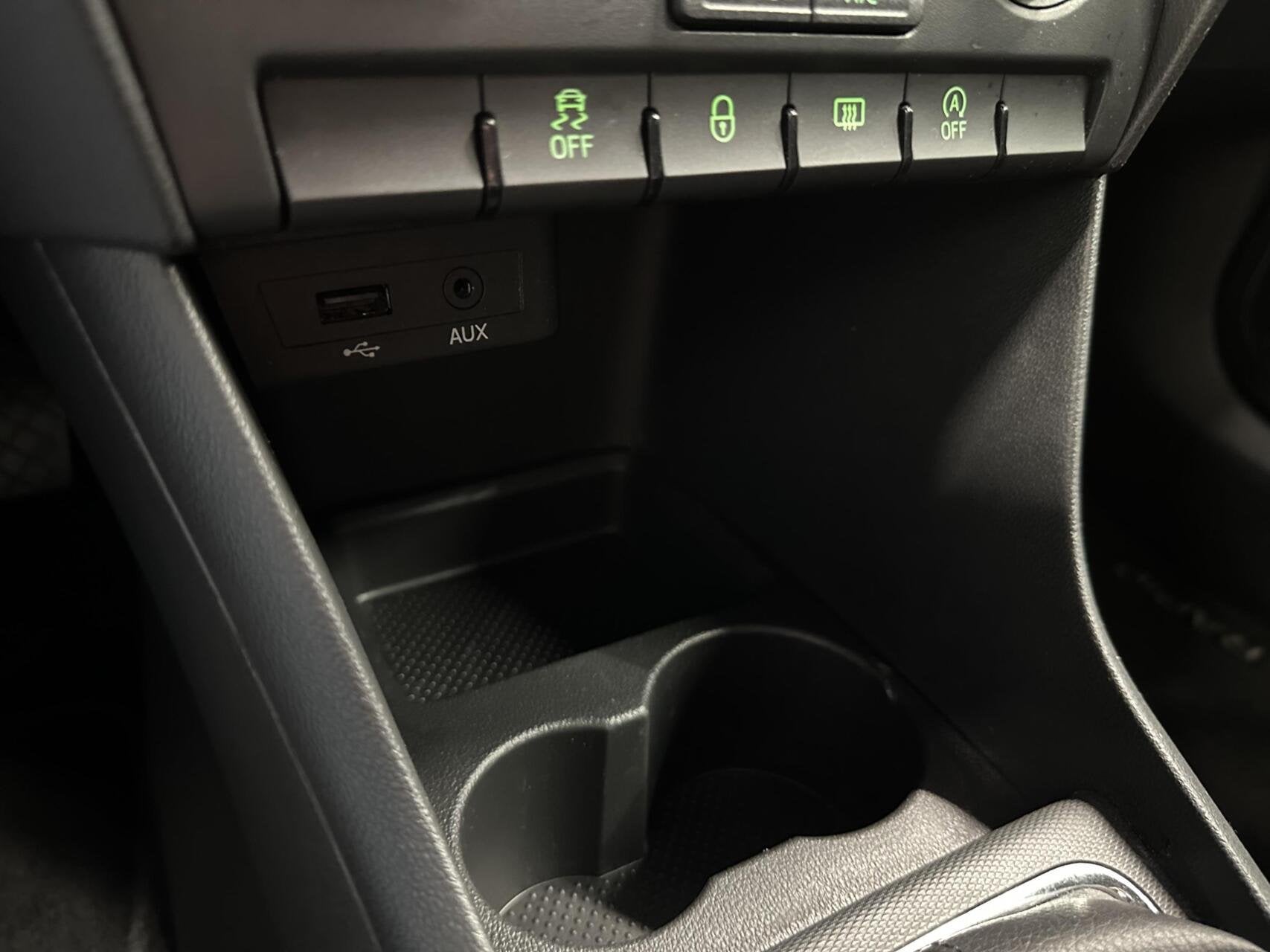 Foto 40 van Skoda Rapid 1.2 TSI Greentech Active AIRCO NAVI CRUISE LM 71