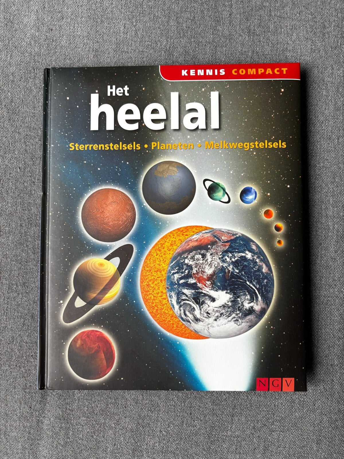 Kennis Compact - Het Heelal, Ophalen of Verzenden, Zo goed als nieuw, Natuurwetenschap