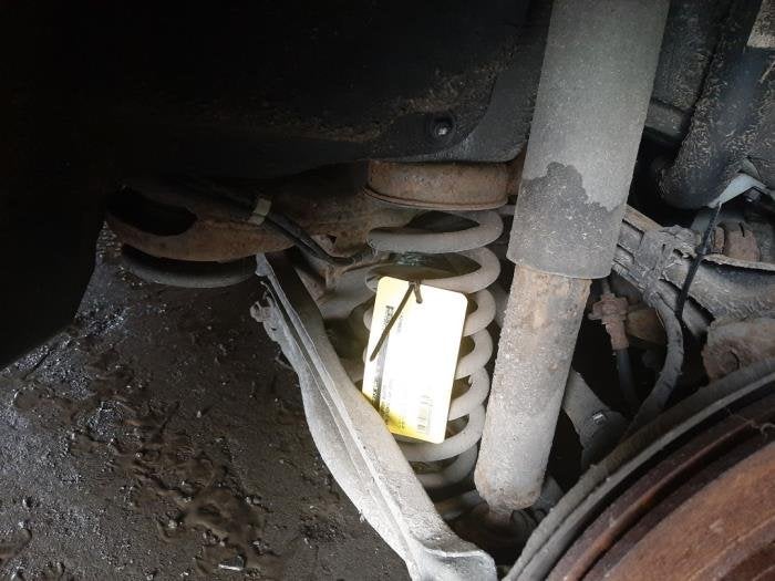 Schroefveer achter van een BMW 1-Serie, Auto-onderdelen, Motor en Toebehoren, Gebruikt, -, -, Ophalen of Verzenden