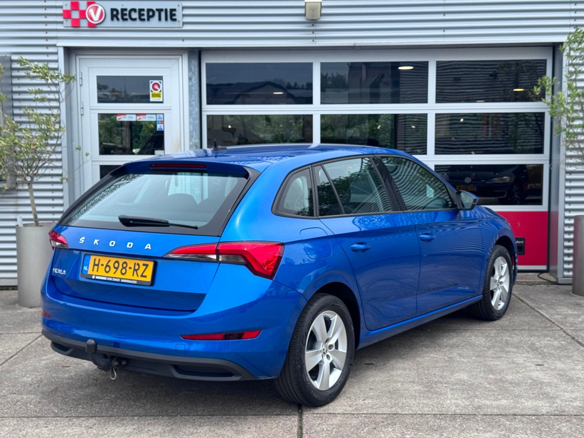 Skoda Scala 1.0 TSI Ambition Cruise / Carplay / Trekhaak, Auto's, Voorwielaandrijving, Dealer onderhouden, Scala, Gebruikt