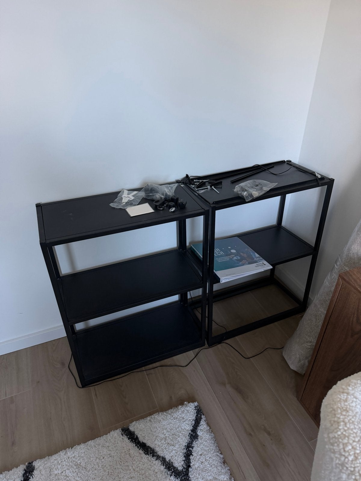 Zwarte metalen wandrekken ikea enhet - Set van 2, Ophalen, Met plank(en), Gebruikt, 50 tot 100 cm