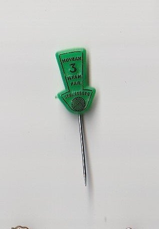 plastic jeugdwerk speld HOVEAK 3 H.Fam Par. Schaesberg, Ophalen of Verzenden, Overige onderwerpen, Speldje of Pin