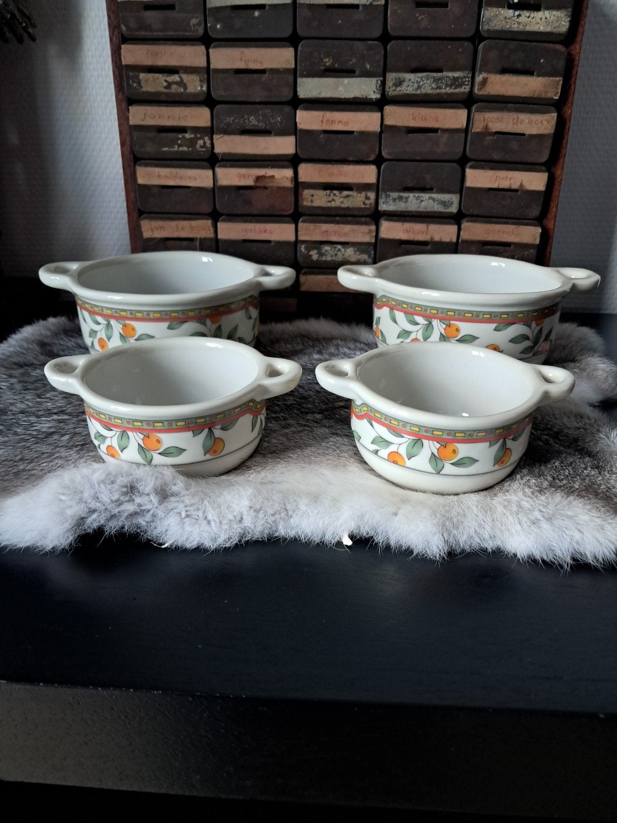 Art-Design. Koffietijd. Ovenschaaltjes., Huis en Inrichting, Ophalen of Verzenden, Porselein, Overige stijlen