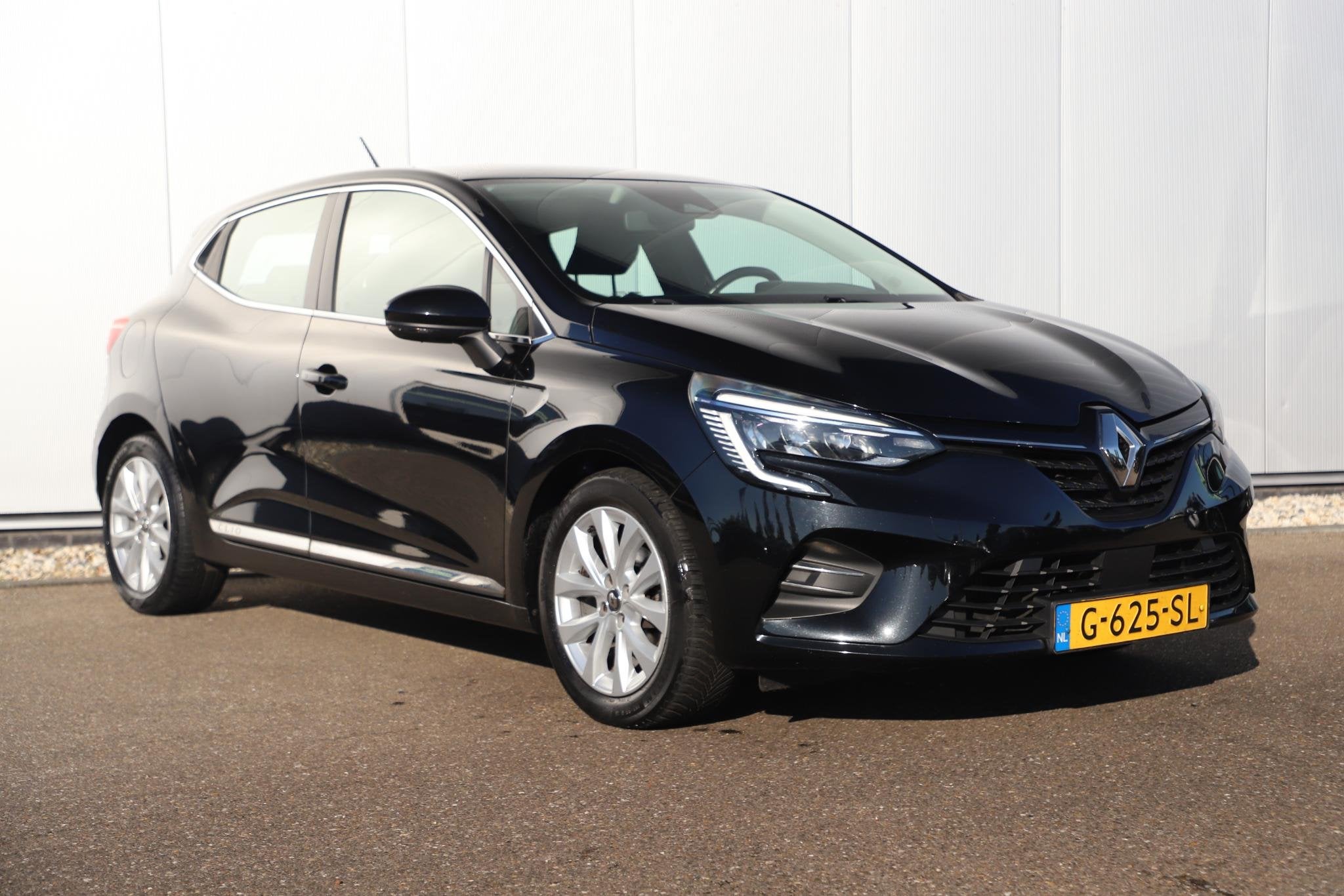 Foto 3 van Renault Clio 1.0 TCe Intens 101PK Half Leder Navigatie Carpl