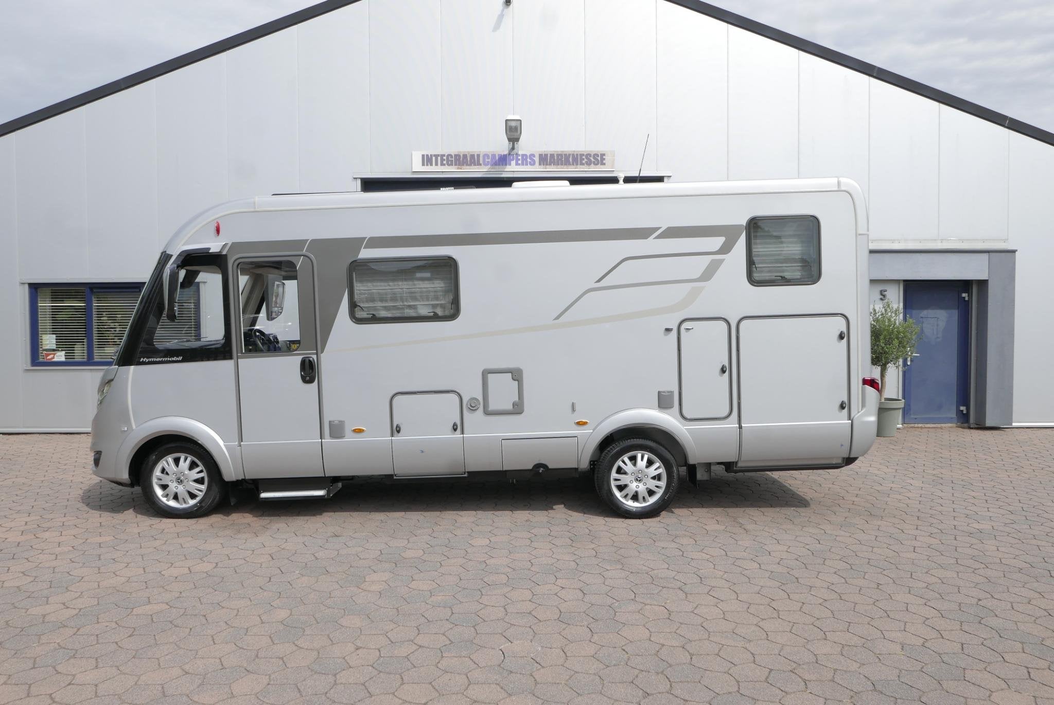 Hymer BMC-I 580 | Bovenkastjes | Enkele bedden | Mercedes |, Tot en met 2, 6 tot 7 meter, Bedrijf, Diesel