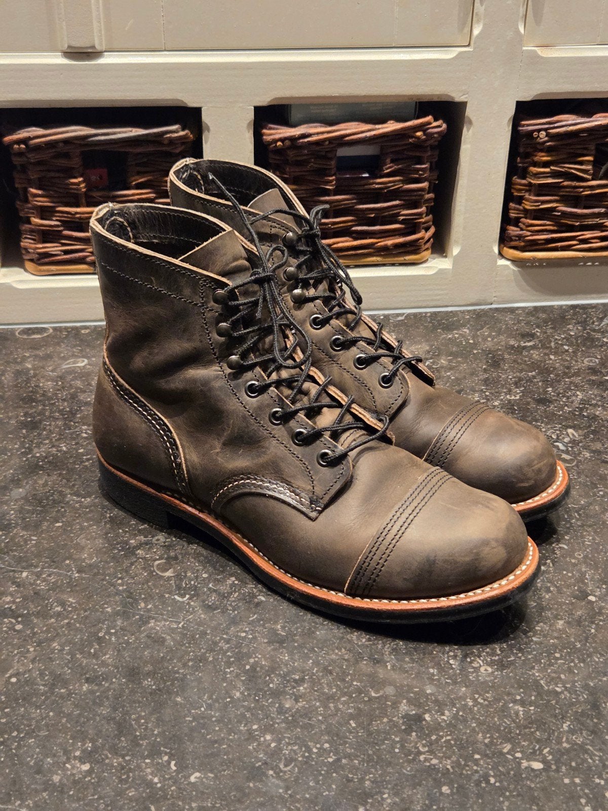 Red Wing Iron Ranger Charcoal 8086 maat 42, Kleding | Heren, Zwart, Boots, Ophalen of Verzenden, Zo goed als nieuw